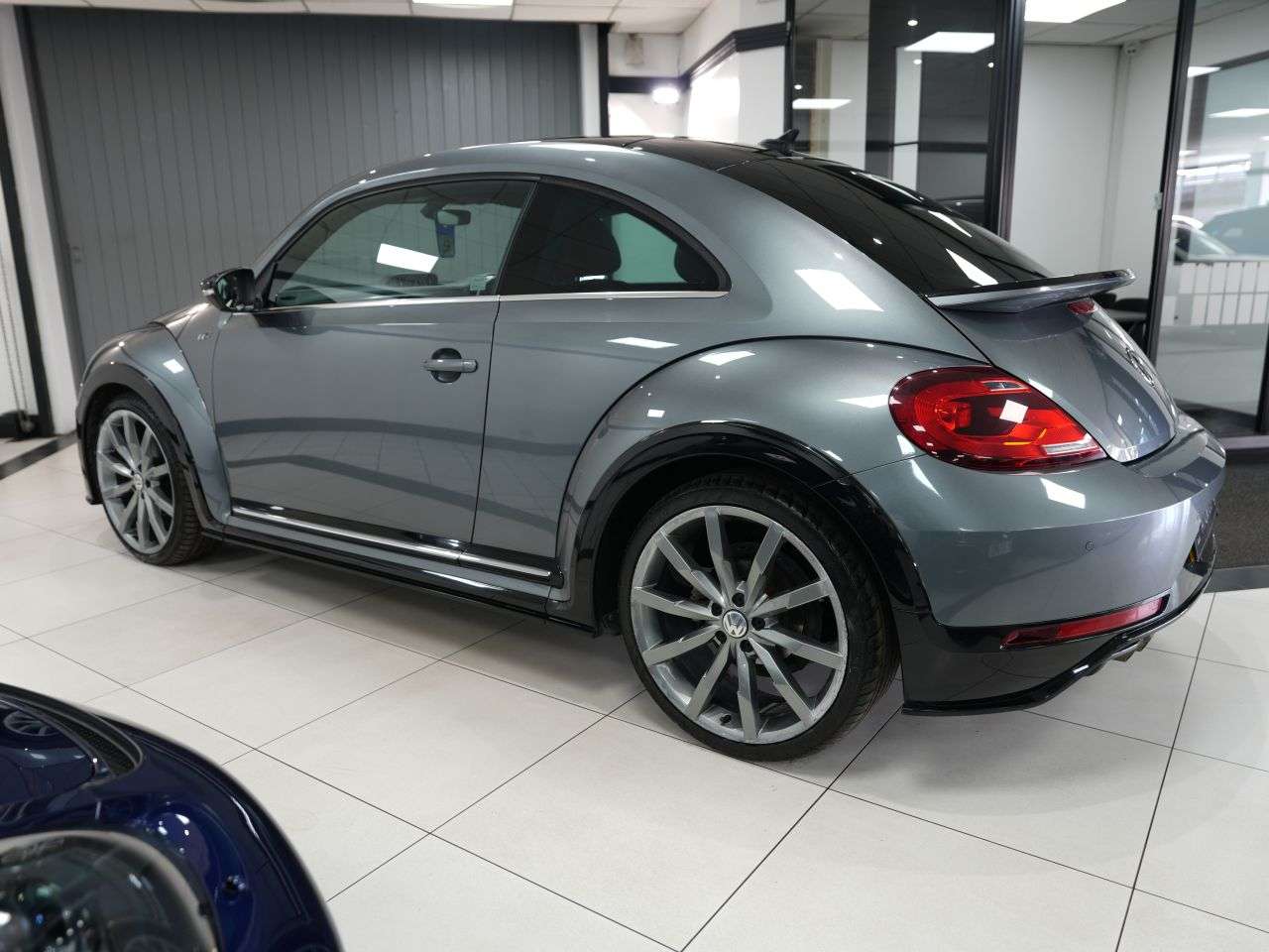 A 2017 VOLKSWAGEN BEETLE 2.0 TDI R-Line Hatchback 3dr Diesel DSG Euro 6 (s/s) (150 ps) ONE FORMER OW A 2017 VOLKSWAGEN BEETLE 2.0 TDI R-Line Hatchback 3dr Diesel DSG Euro 6 (s/s) (150 ps) ONE FORMER OW