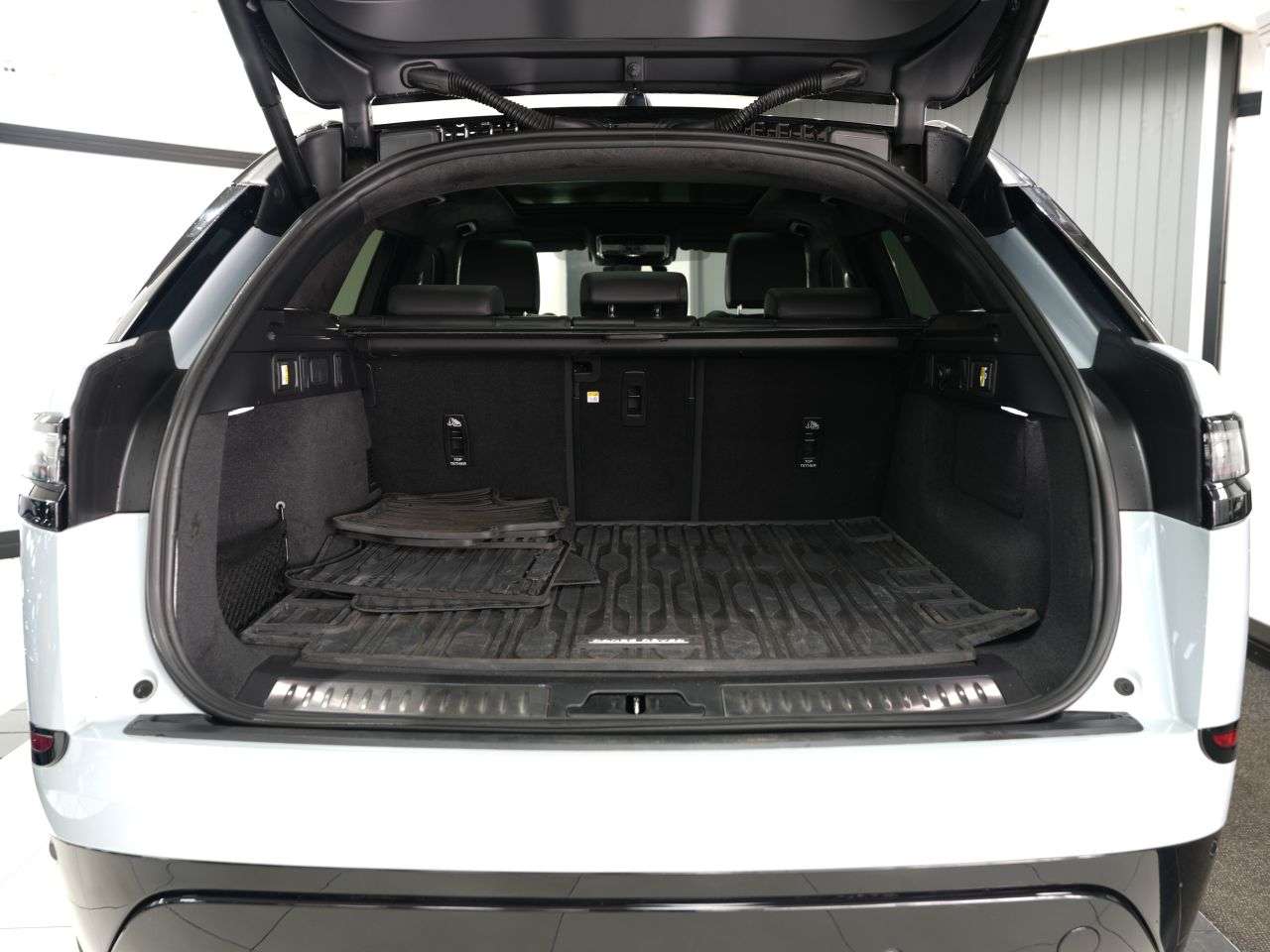 2023 LAND ROVER RANGE ROVER VELAR 2023 LAND ROVER RANGE ROVER VELAR