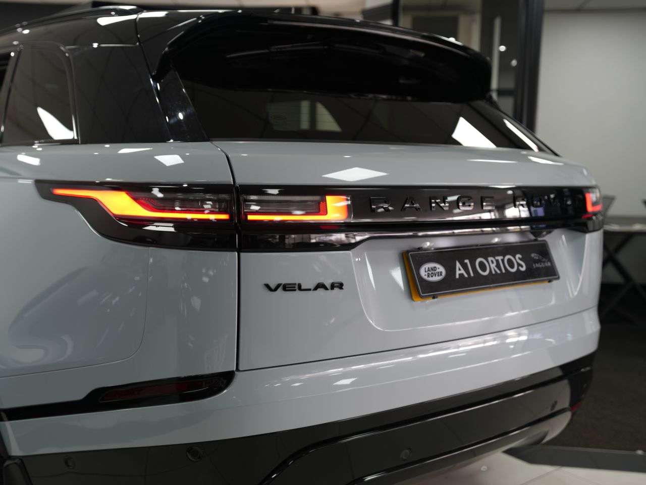 2023 LAND ROVER RANGE ROVER VELAR 2023 LAND ROVER RANGE ROVER VELAR
