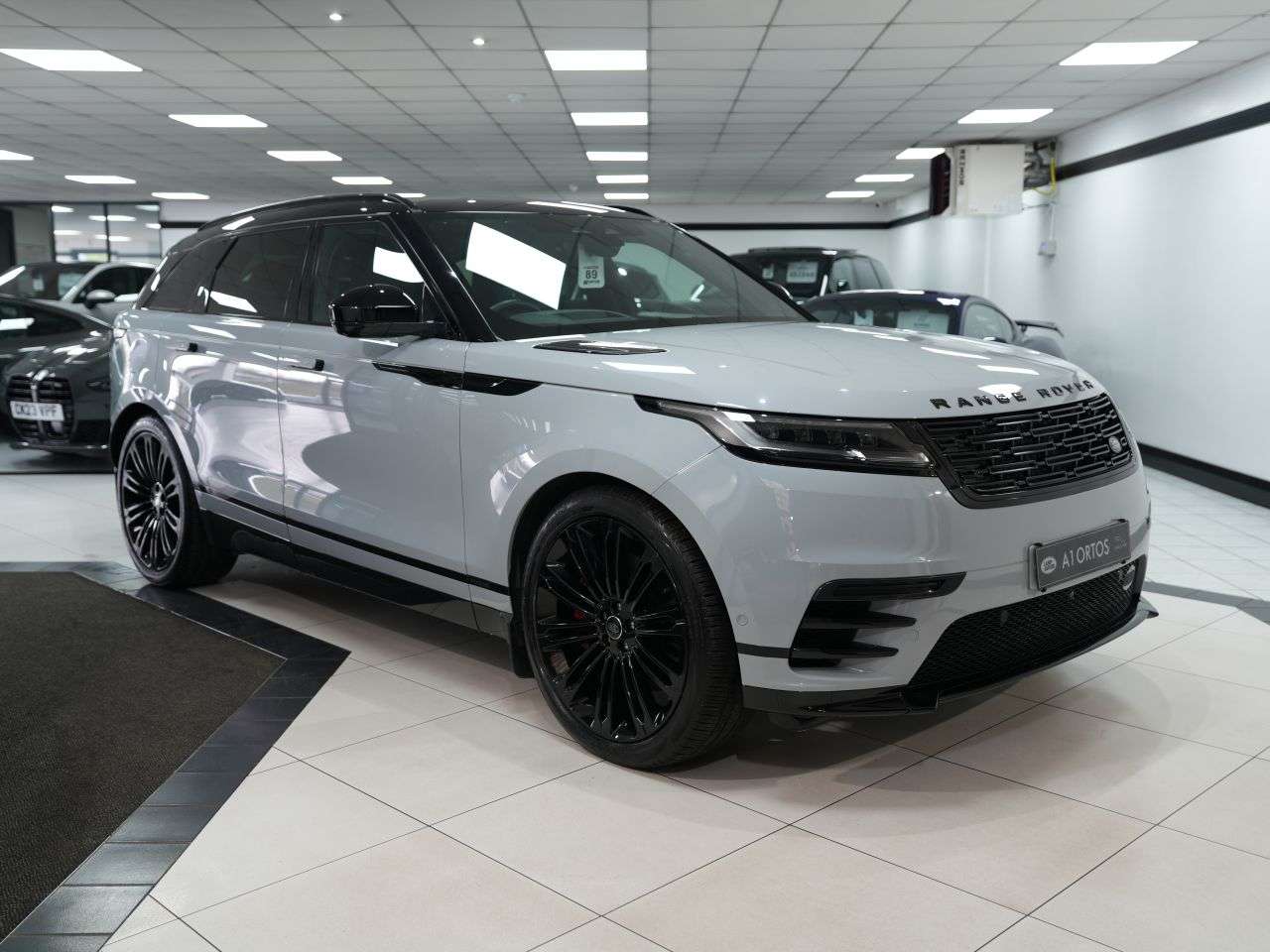 A 2023 LAND ROVER RANGE ROVER VELAR 3.0 D300 MHEV Autobiography SUV 5dr Diesel Auto 4WD Euro 6 (s/s) (300 ps) 1 A 2023 LAND ROVER RANGE ROVER VELAR 3.0 D300 MHEV Autobiography SUV 5dr Diesel Auto 4WD Euro 6 (s/s) (300 ps) 1