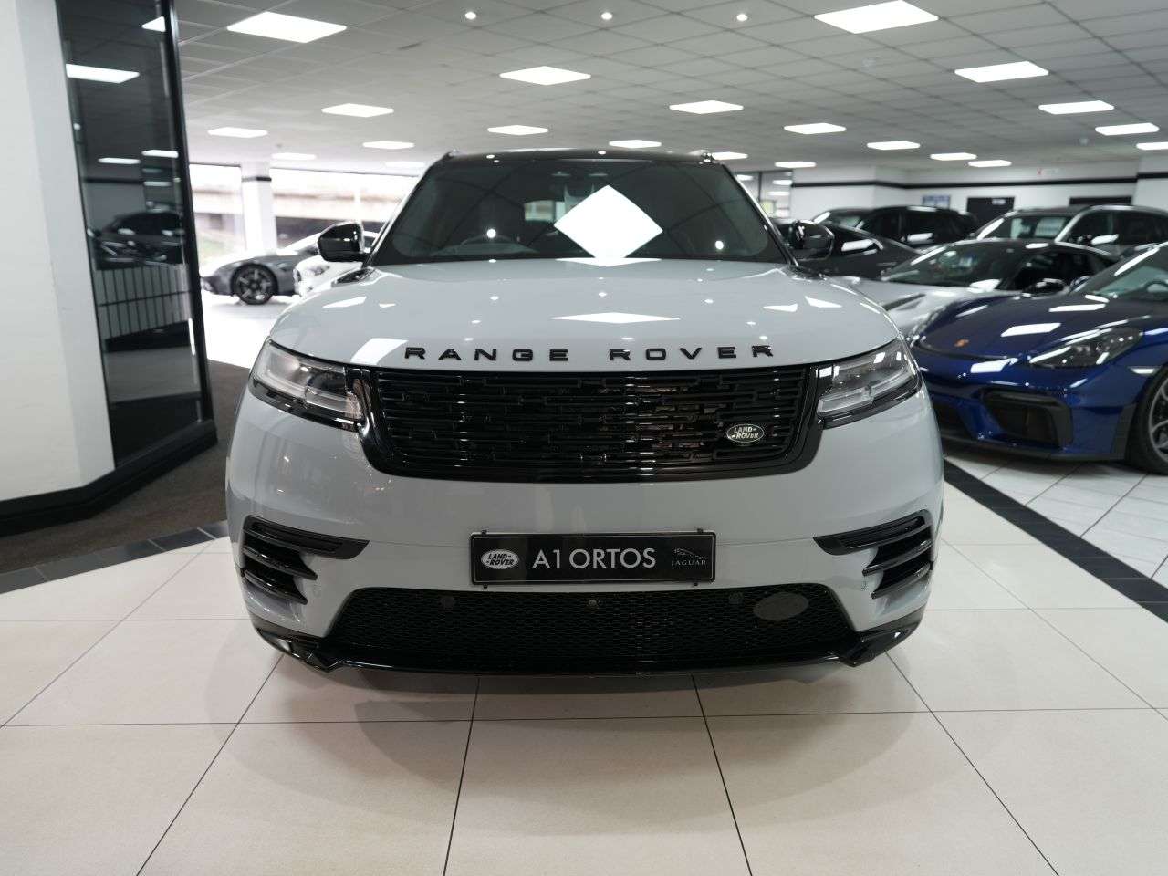 A 2023 LAND ROVER RANGE ROVER VELAR 3.0 D300 MHEV Autobiography SUV 5dr Diesel Auto 4WD Euro 6 (s/s) (300 ps) 1 A 2023 LAND ROVER RANGE ROVER VELAR 3.0 D300 MHEV Autobiography SUV 5dr Diesel Auto 4WD Euro 6 (s/s) (300 ps) 1