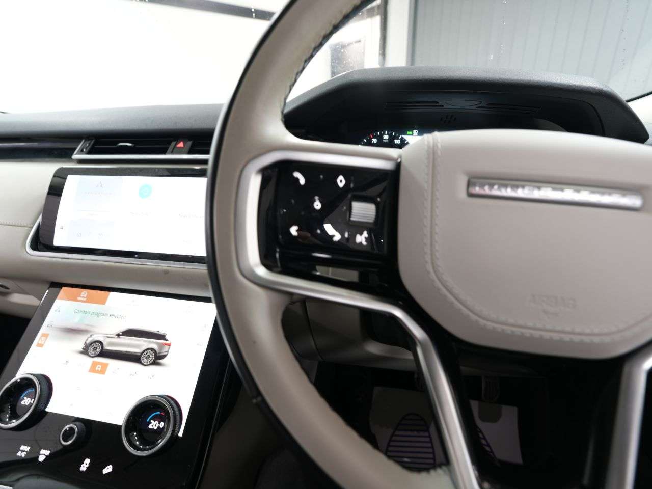 2022 LAND ROVER RANGE ROVER VELAR 2022 LAND ROVER RANGE ROVER VELAR