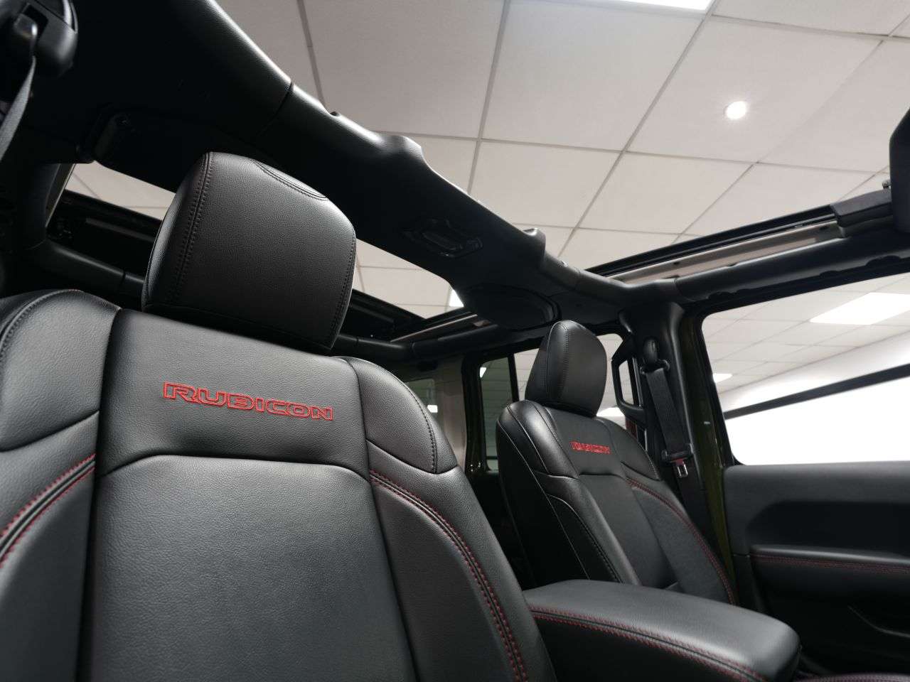 A 2023 JEEP WRANGLER 2.0 GME Rubicon SUV 4dr Petrol Auto 4WD Euro 6 (s/s) (272 ps) GORGEOUS RUBI A 2023 JEEP WRANGLER 2.0 GME Rubicon SUV 4dr Petrol Auto 4WD Euro 6 (s/s) (272 ps) GORGEOUS RUBI