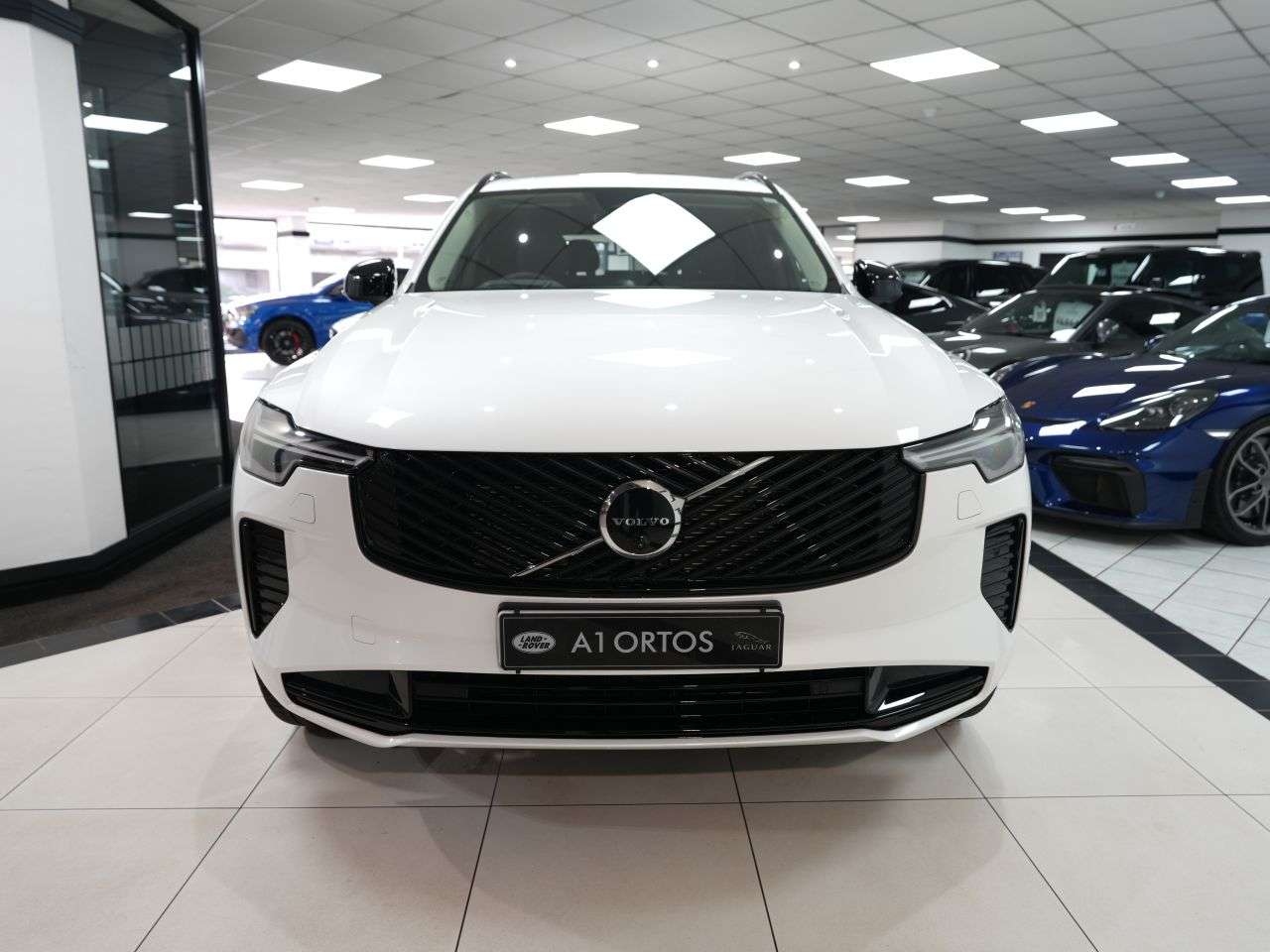 A 2025 VOLVO XC90 2.0 B5 MHEV Ultra Dark SUV 5dr Petrol Hybrid Auto 4WD Euro 6 (s/s) (250 ps) A 2025 VOLVO XC90 2.0 B5 MHEV Ultra Dark SUV 5dr Petrol Hybrid Auto 4WD Euro 6 (s/s) (250 ps)