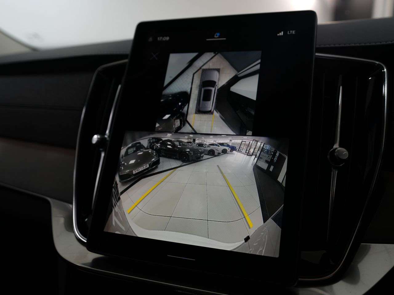 2025 VOLVO XC90 2025 VOLVO XC90