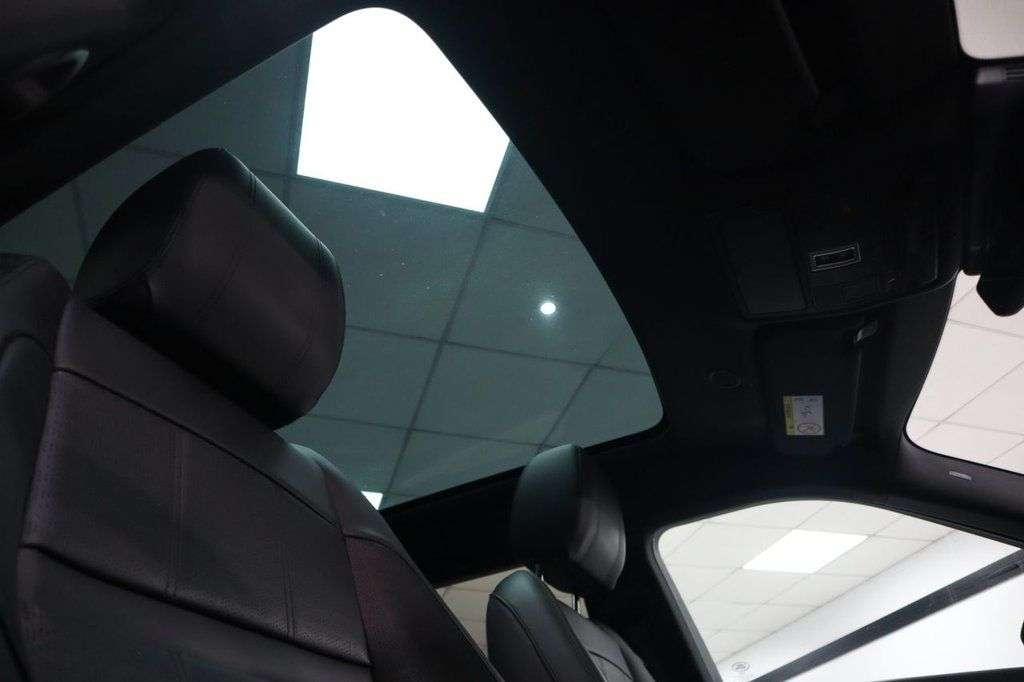 A 2022 LAND ROVER RANGE ROVER EVOQUE 2.0 D200 MHEV R-Dynamic HSE SUV 5dr Diesel Auto 4WD Euro 6 (s/s) (204 ps) 1 A 2022 LAND ROVER RANGE ROVER EVOQUE 2.0 D200 MHEV R-Dynamic HSE SUV 5dr Diesel Auto 4WD Euro 6 (s/s) (204 ps) 1