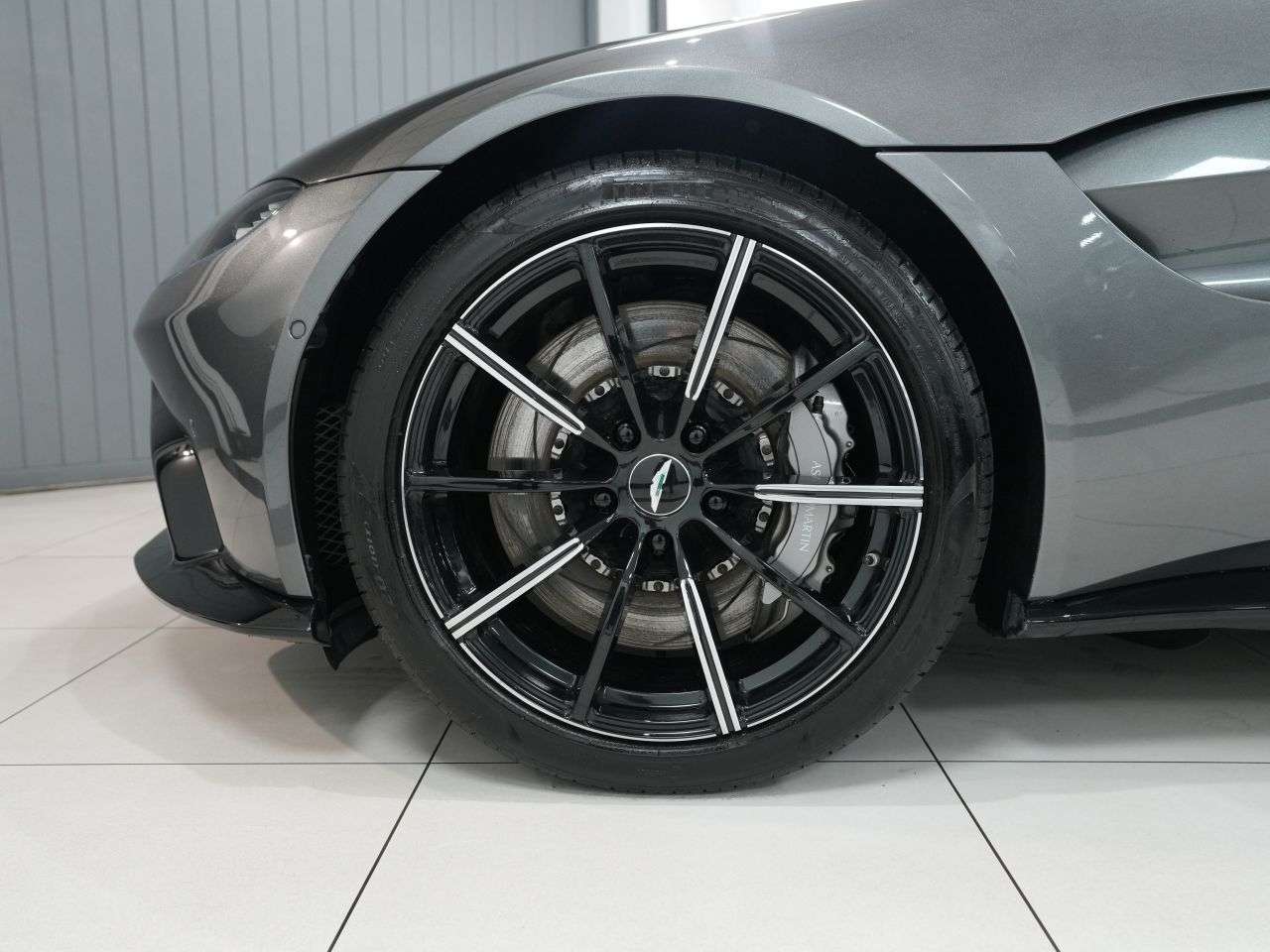 2019 ASTON MARTIN VANTAGE 2019 ASTON MARTIN VANTAGE