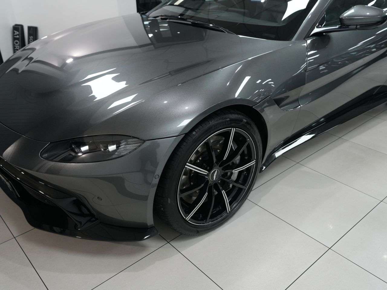 2019 ASTON MARTIN VANTAGE 2019 ASTON MARTIN VANTAGE