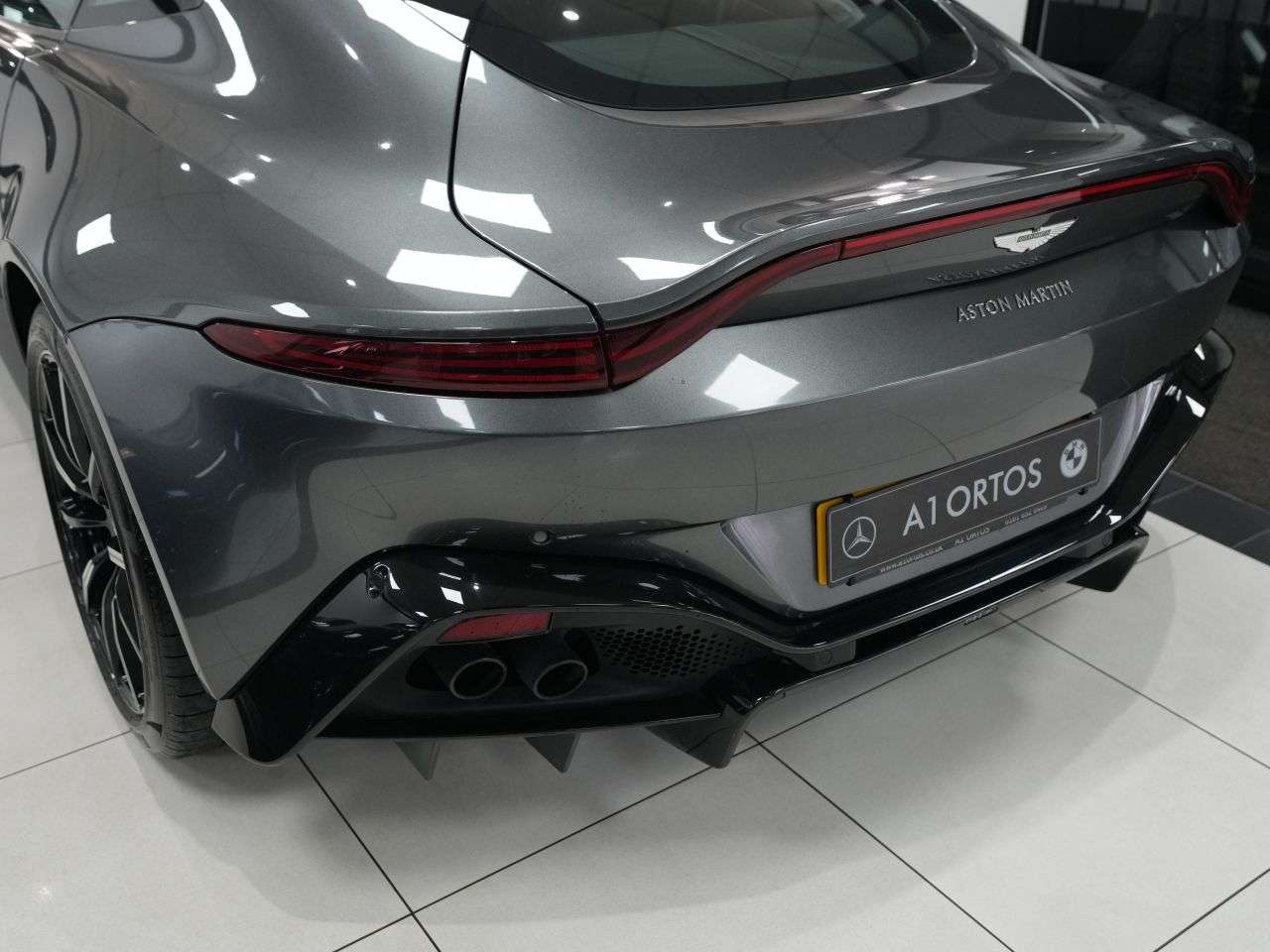 2019 ASTON MARTIN VANTAGE 2019 ASTON MARTIN VANTAGE