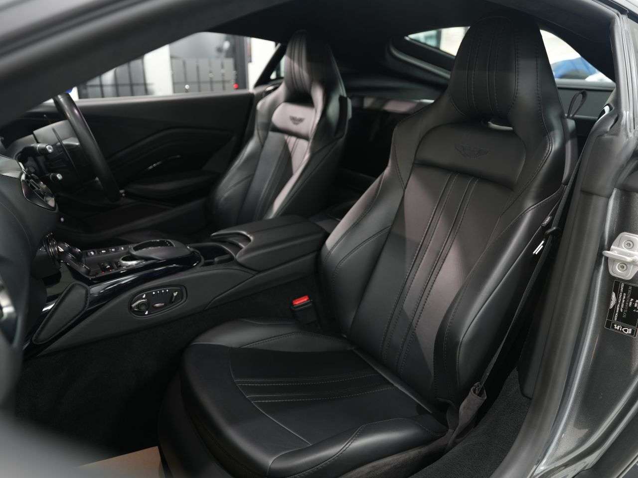 2019 ASTON MARTIN VANTAGE 2019 ASTON MARTIN VANTAGE