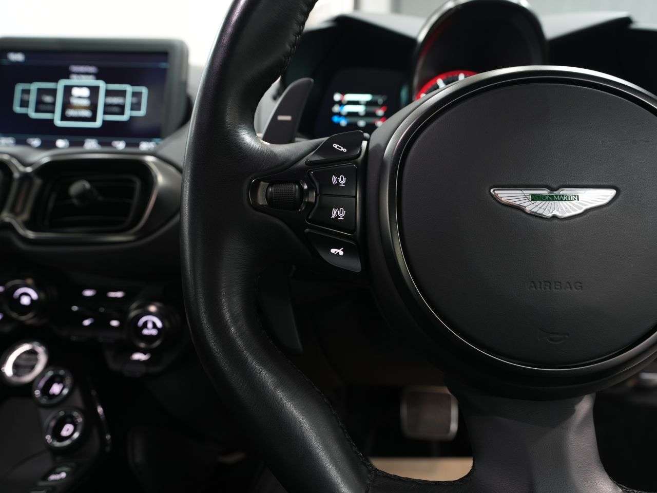 2019 ASTON MARTIN VANTAGE 2019 ASTON MARTIN VANTAGE