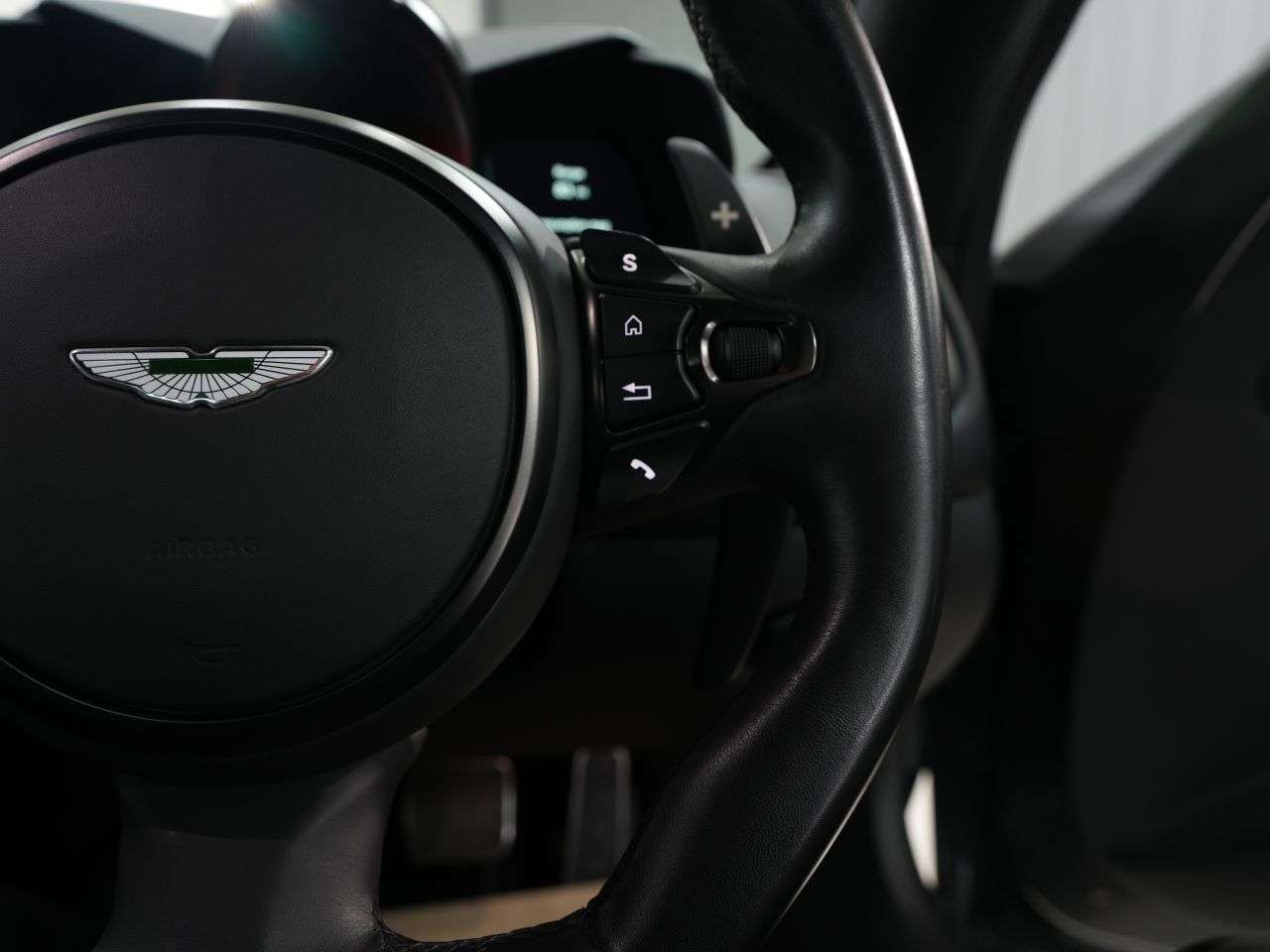 2019 ASTON MARTIN VANTAGE 2019 ASTON MARTIN VANTAGE