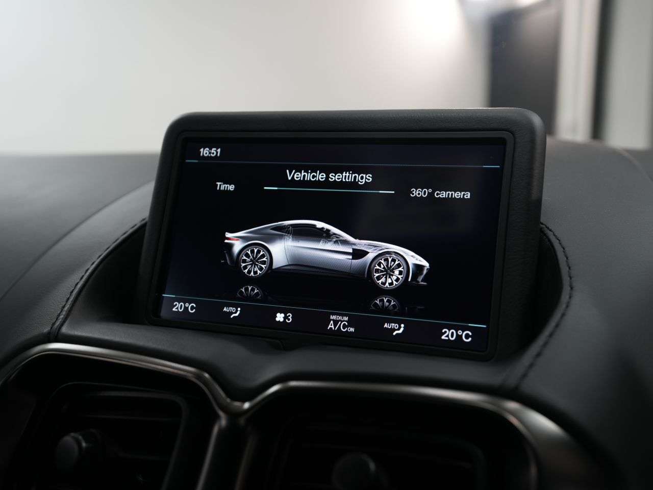 2019 ASTON MARTIN VANTAGE 2019 ASTON MARTIN VANTAGE