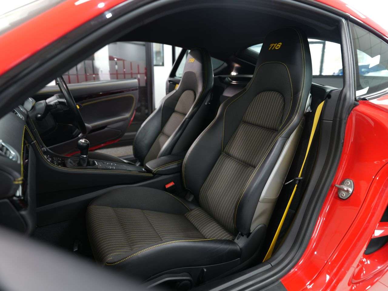 2019 PORSCHE 718 CAYMAN 2019 PORSCHE 718 CAYMAN