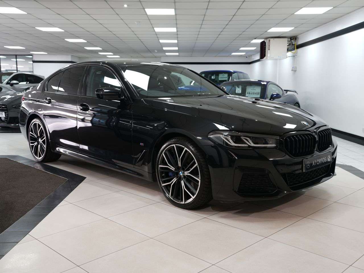 A 2022 BMW 5 SERIES 3.0 530d MHT M Sport Saloon 4dr Diesel Hybrid Steptronic xDrive Euro 6 (s/s A 2022 BMW 5 SERIES 3.0 530d MHT M Sport Saloon 4dr Diesel Hybrid Steptronic xDrive Euro 6 (s/s