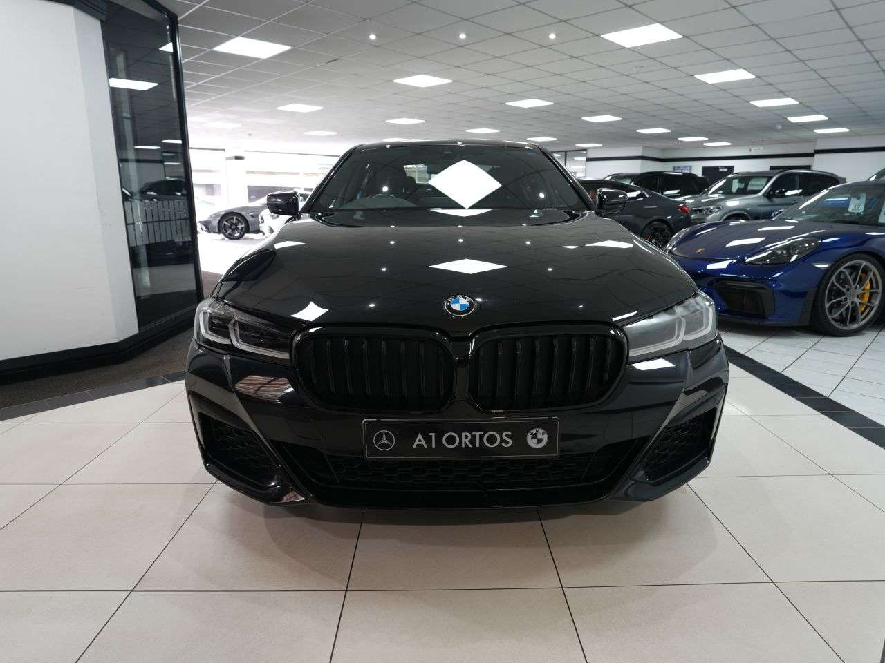 A 2022 BMW 5 SERIES 3.0 530d MHT M Sport Saloon 4dr Diesel Hybrid Steptronic xDrive Euro 6 (s/s A 2022 BMW 5 SERIES 3.0 530d MHT M Sport Saloon 4dr Diesel Hybrid Steptronic xDrive Euro 6 (s/s