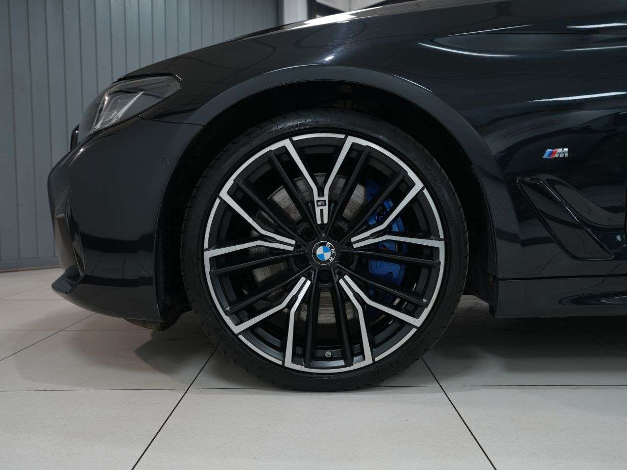 A 2022 BMW 5 SERIES 3.0 530d MHT M Sport Saloon 4dr Diesel Hybrid Steptronic xDrive Euro 6 (s/s A 2022 BMW 5 SERIES 3.0 530d MHT M Sport Saloon 4dr Diesel Hybrid Steptronic xDrive Euro 6 (s/s
