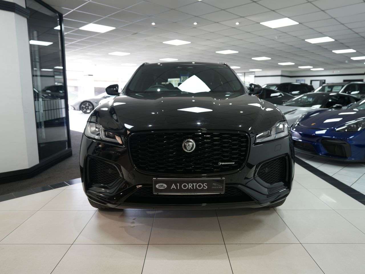 A 2023 JAGUAR F-PACE 2.0 D200 MHEV R-Dynamic SE Black SUV 5dr Diesel Auto AWD Euro 6 (s/s) (204 A 2023 JAGUAR F-PACE 2.0 D200 MHEV R-Dynamic SE Black SUV 5dr Diesel Auto AWD Euro 6 (s/s) (204