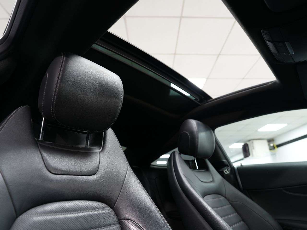 A 2016 MERCEDES C CLASS C 220 D AMG LINE PREMIUM PLUS A 2016 MERCEDES C CLASS C 220 D AMG LINE PREMIUM PLUS