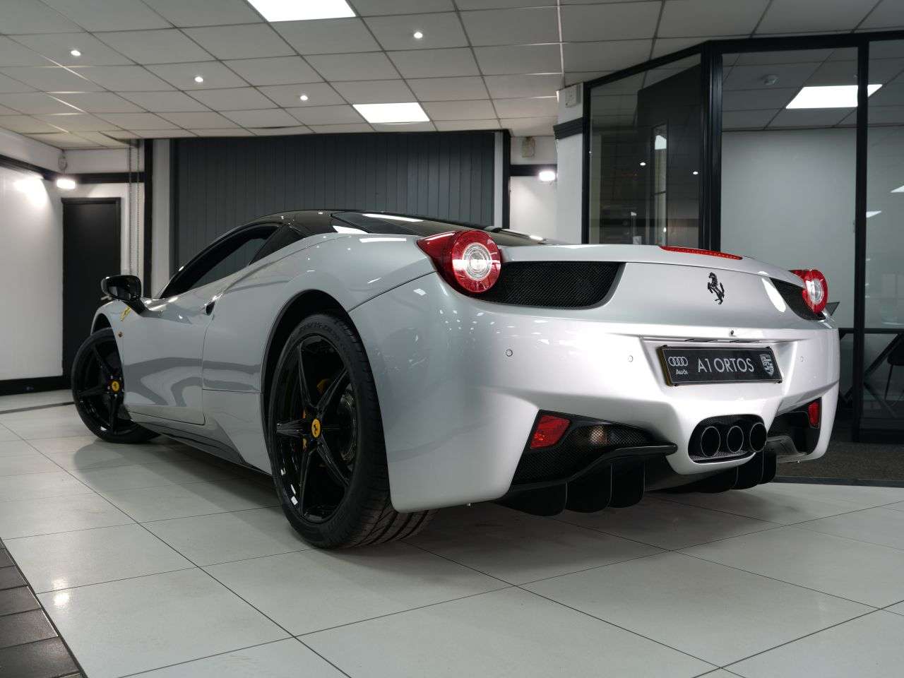 2011 FERRARI 458 ITALIA 2011 FERRARI 458 ITALIA