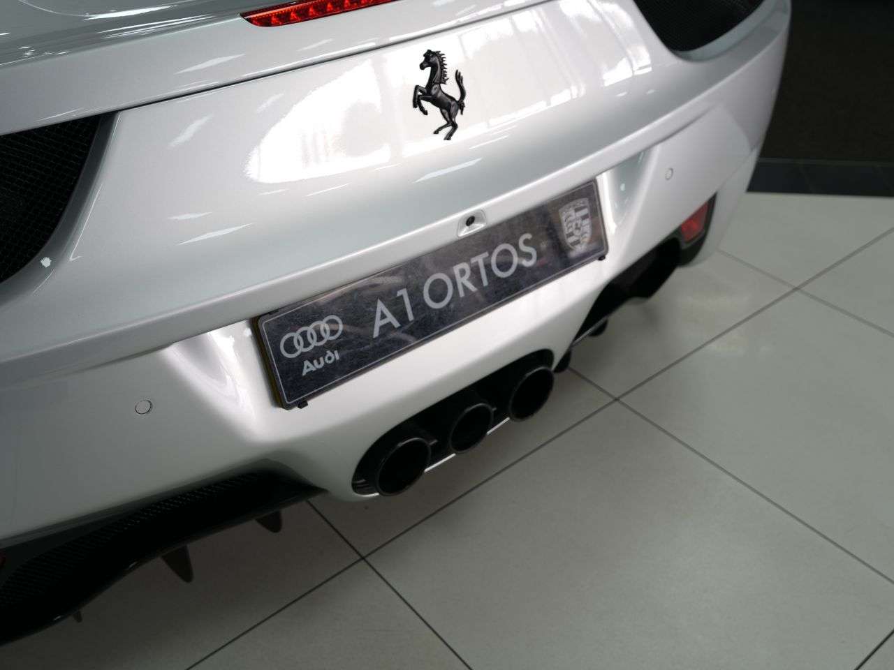 2011 FERRARI 458 ITALIA 2011 FERRARI 458 ITALIA