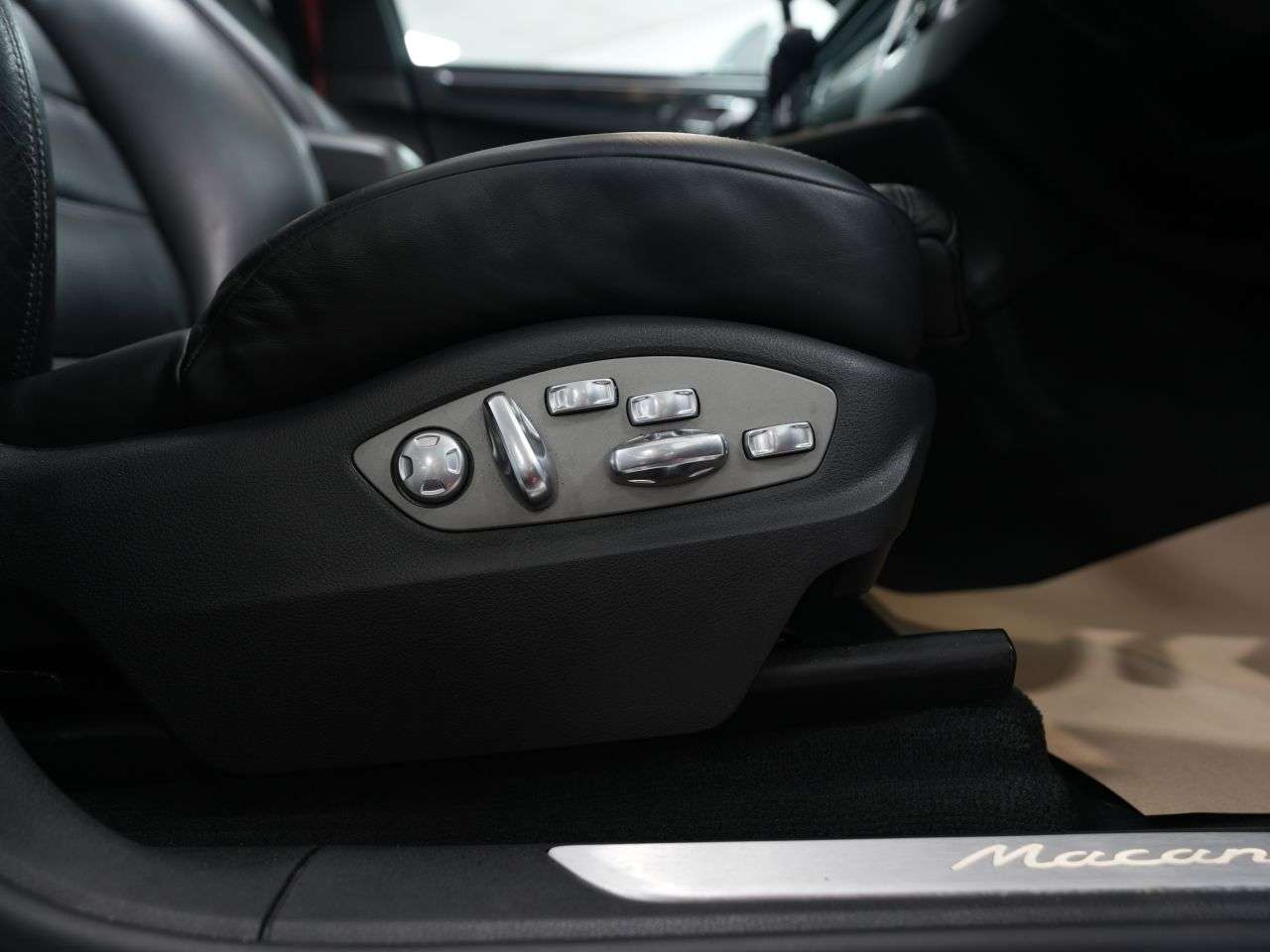 2014 PORSCHE MACAN 2014 PORSCHE MACAN