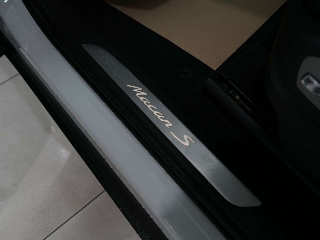 2014 PORSCHE MACAN 2014 PORSCHE MACAN