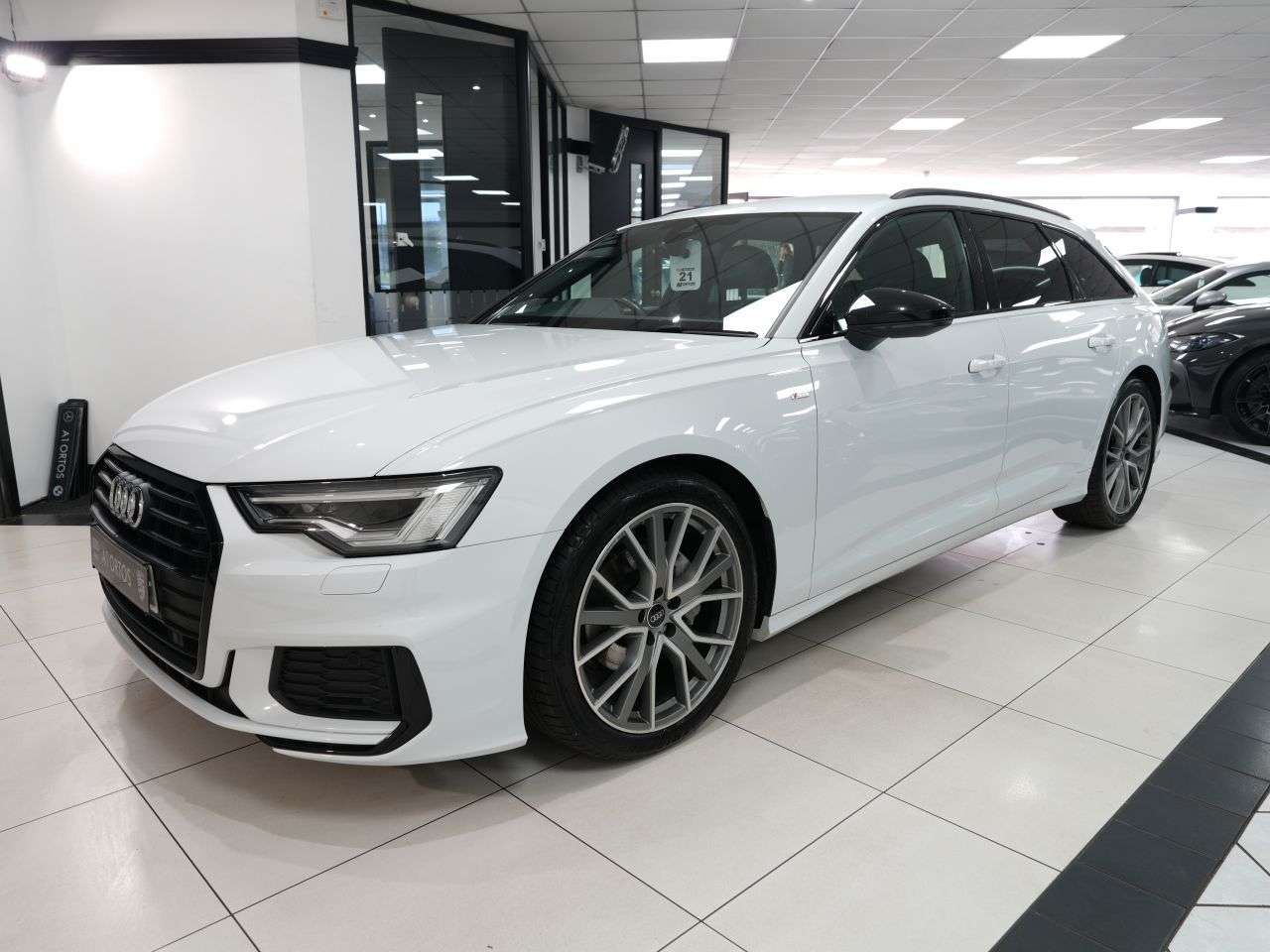 A 2022 AUDI A6 AVANT 2.0 TFSI 40 Black Edition Estate 5dr Petrol S Tronic Euro 6 (s/s) (204 ps) A 2022 AUDI A6 AVANT 2.0 TFSI 40 Black Edition Estate 5dr Petrol S Tronic Euro 6 (s/s) (204 ps)