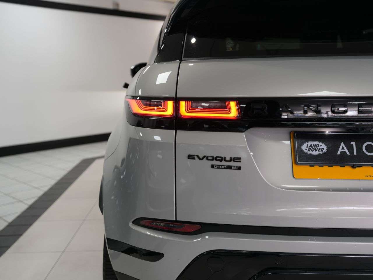 2019 LAND ROVER RANGE ROVER EVOQUE 2019 LAND ROVER RANGE ROVER EVOQUE