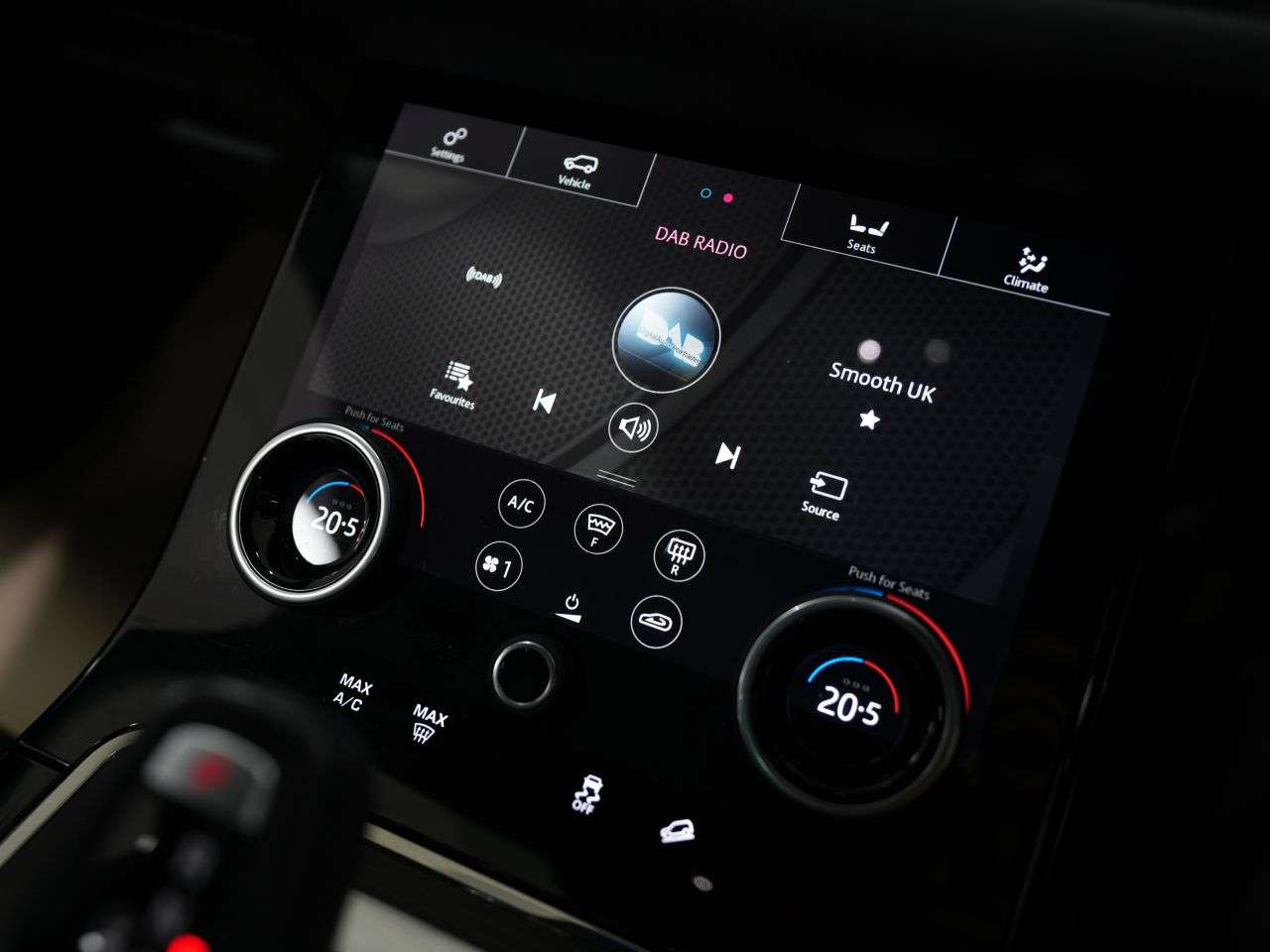 2019 LAND ROVER RANGE ROVER EVOQUE 2019 LAND ROVER RANGE ROVER EVOQUE