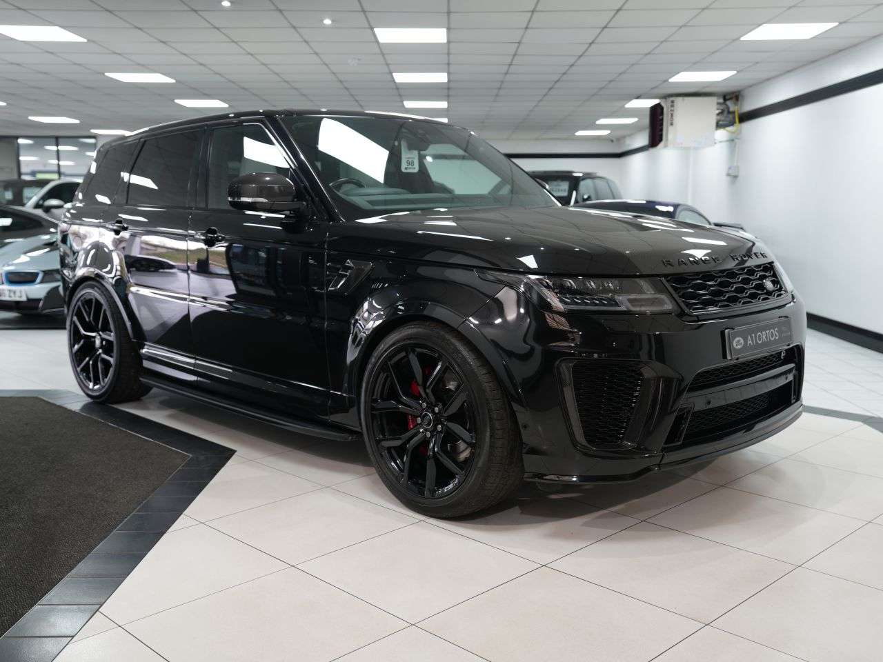 A 2021 LAND ROVER RANGE ROVER SPORT 5.0 P575 V8 SVR Carbon Edition SUV 5dr Petrol Auto 4WD Euro 6 (s/s) (575 ps A 2021 LAND ROVER RANGE ROVER SPORT 5.0 P575 V8 SVR Carbon Edition SUV 5dr Petrol Auto 4WD Euro 6 (s/s) (575 ps