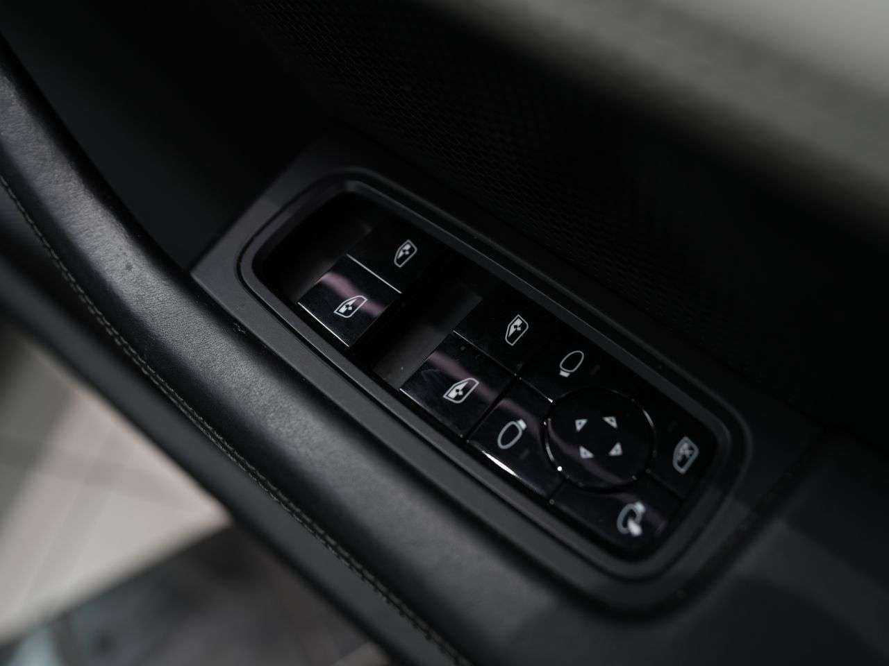 2020 PORSCHE TAYCAN 2020 PORSCHE TAYCAN