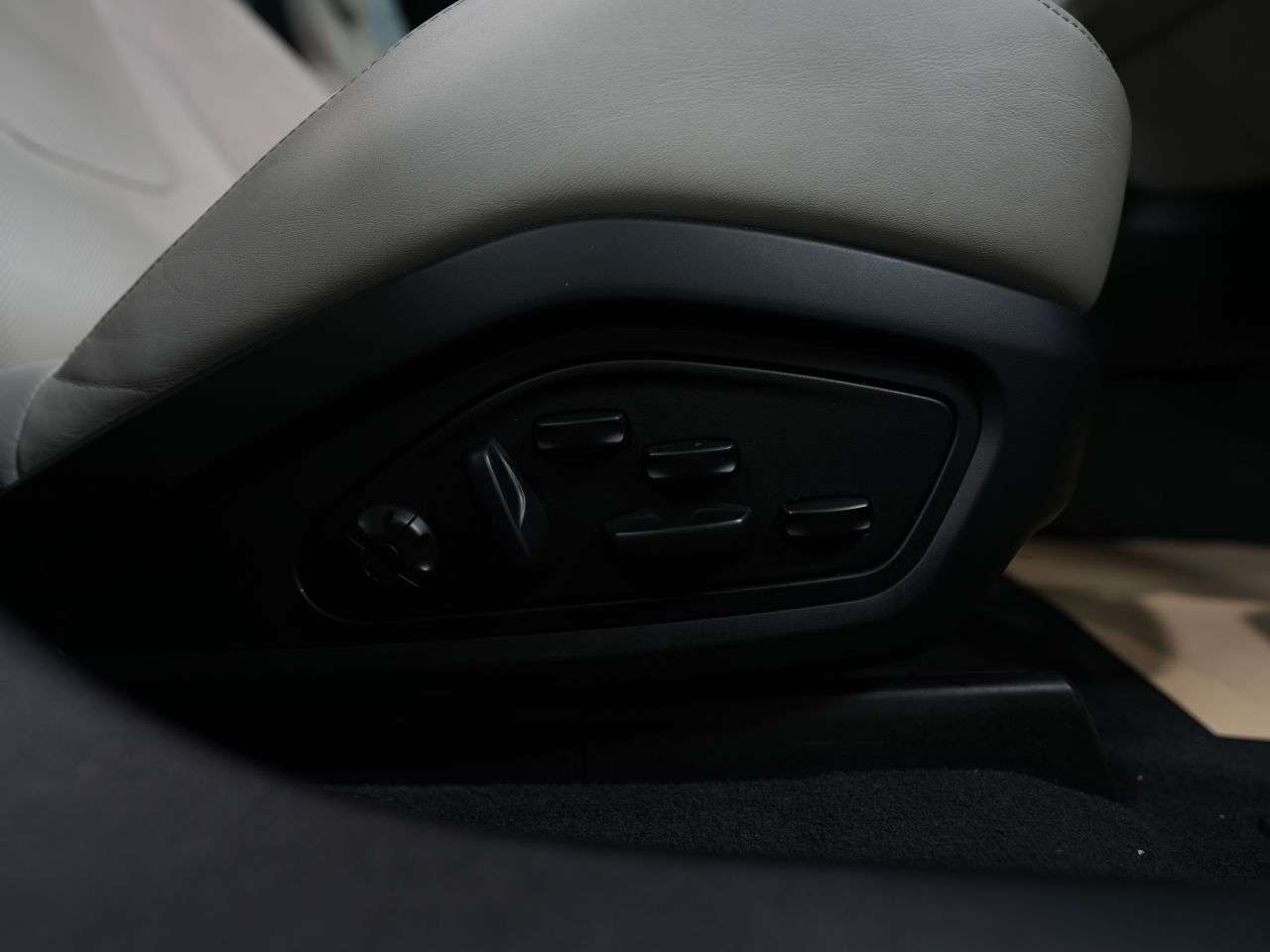 2020 PORSCHE TAYCAN 2020 PORSCHE TAYCAN
