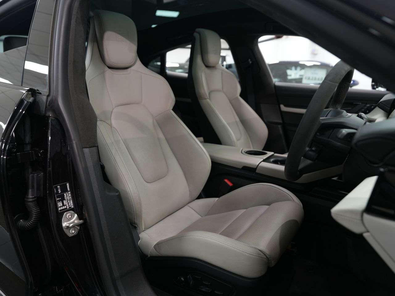 2020 PORSCHE TAYCAN 2020 PORSCHE TAYCAN