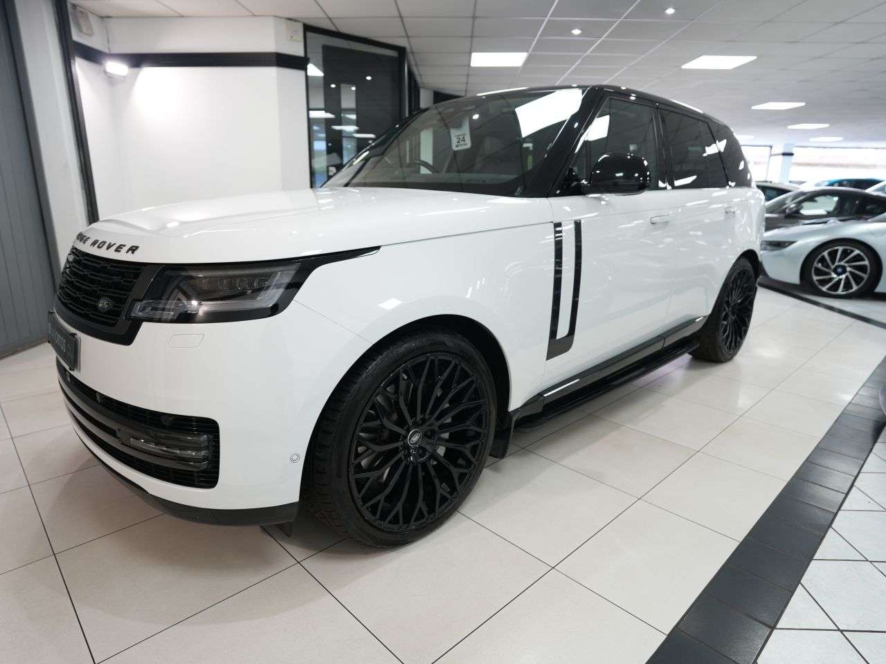 A 2023 LAND ROVER RANGE ROVER 3.0 D300 MHEV SE SUV 5dr Diesel Auto 4WD Euro 6 (s/s) (300 ps) FULL LAND RO A 2023 LAND ROVER RANGE ROVER 3.0 D300 MHEV SE SUV 5dr Diesel Auto 4WD Euro 6 (s/s) (300 ps) FULL LAND RO