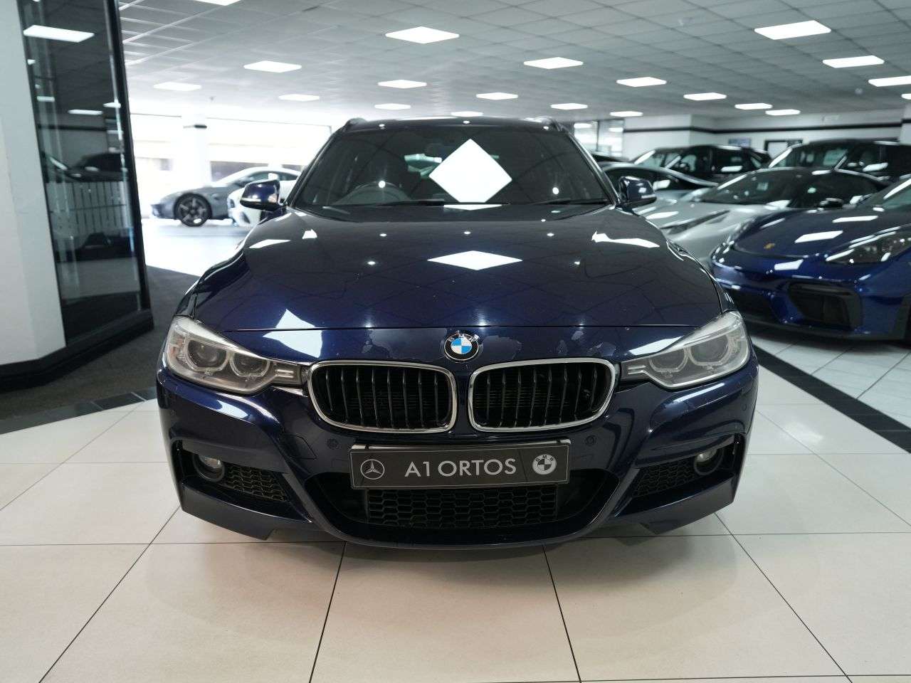 A 2013 BMW 3 SERIES 3.0 330d M Sport Touring 5dr Diesel Auto xDrive Euro 5 (s/s) (258 ps) BE QU A 2013 BMW 3 SERIES 3.0 330d M Sport Touring 5dr Diesel Auto xDrive Euro 5 (s/s) (258 ps) BE QU