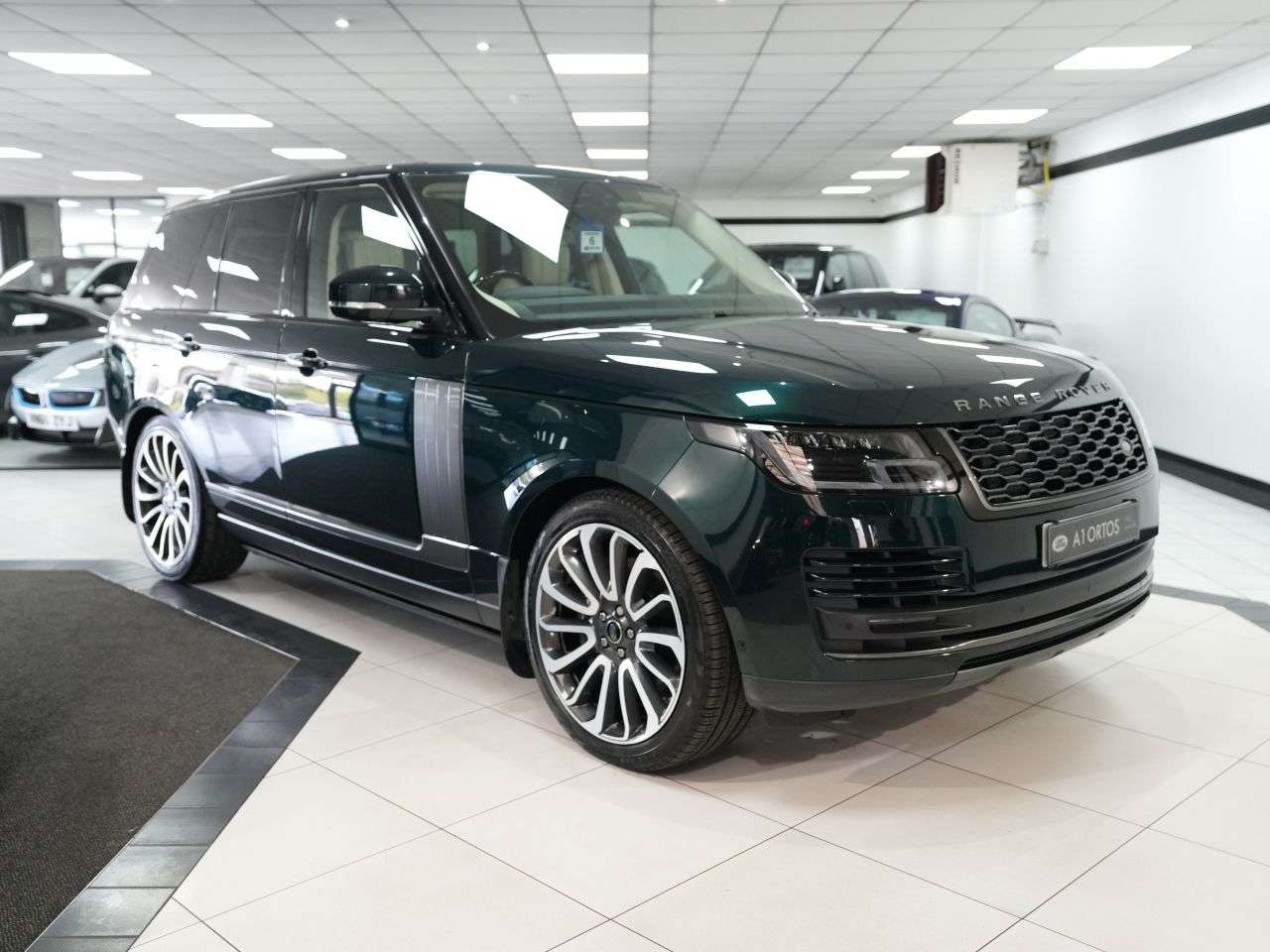A 2021 LAND ROVER RANGE ROVER 3.0 D350 MHEV Vogue SE SUV 5dr Diesel Auto 4WD Euro 6 (s/s) (350 ps) GORGEO A 2021 LAND ROVER RANGE ROVER 3.0 D350 MHEV Vogue SE SUV 5dr Diesel Auto 4WD Euro 6 (s/s) (350 ps) GORGEO