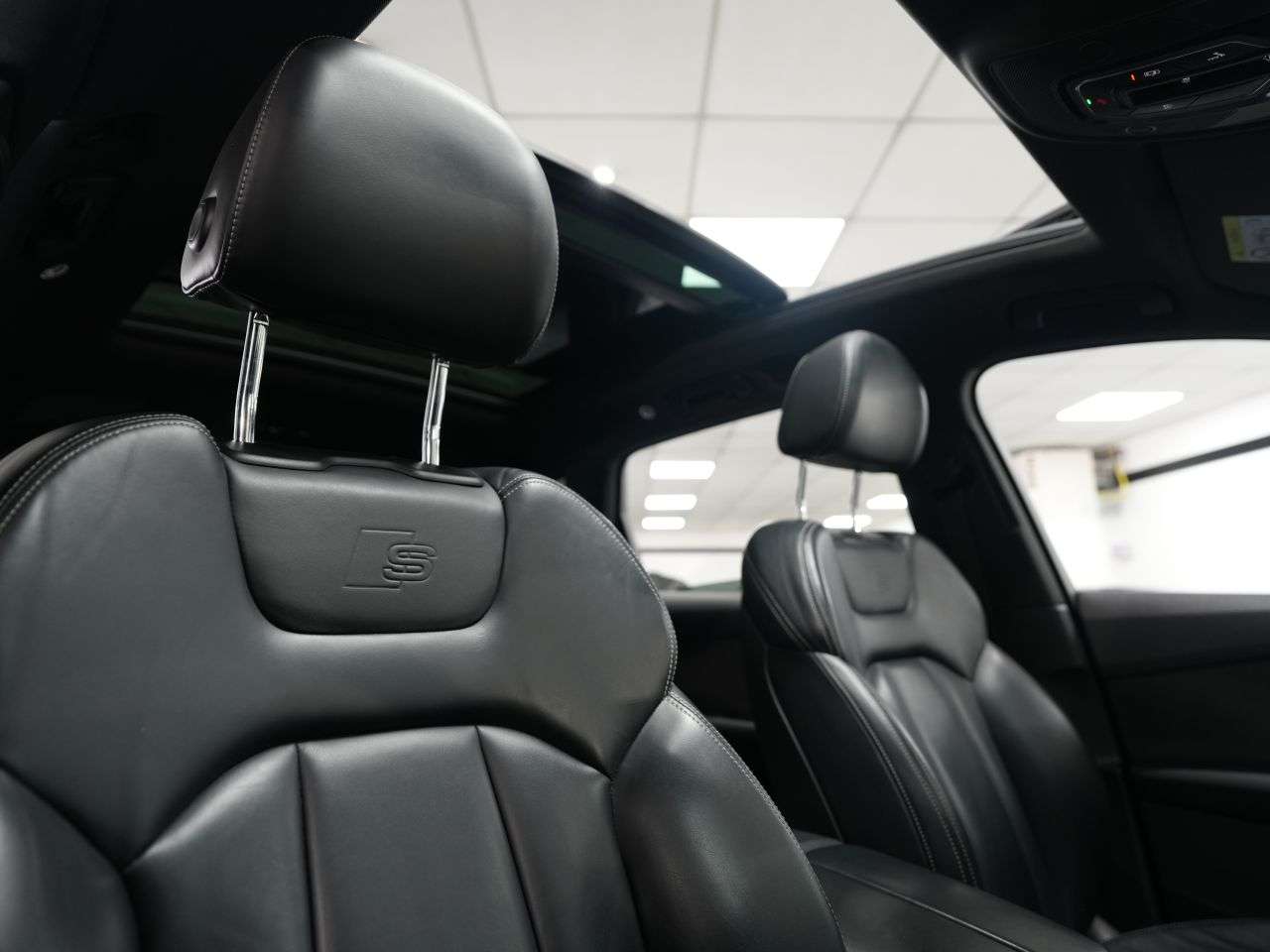 A 2019 AUDI Q7 3.0 TDI V6 50 Black Edition SUV 5dr Diesel Tiptronic quattro Euro 6 (s/s) ( A 2019 AUDI Q7 3.0 TDI V6 50 Black Edition SUV 5dr Diesel Tiptronic quattro Euro 6 (s/s) (