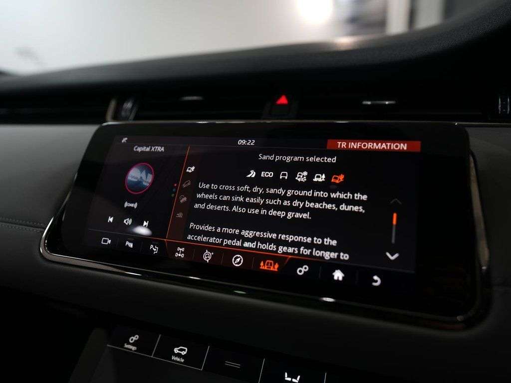 2020 LAND ROVER RANGE ROVER EVOQUE 2020 LAND ROVER RANGE ROVER EVOQUE