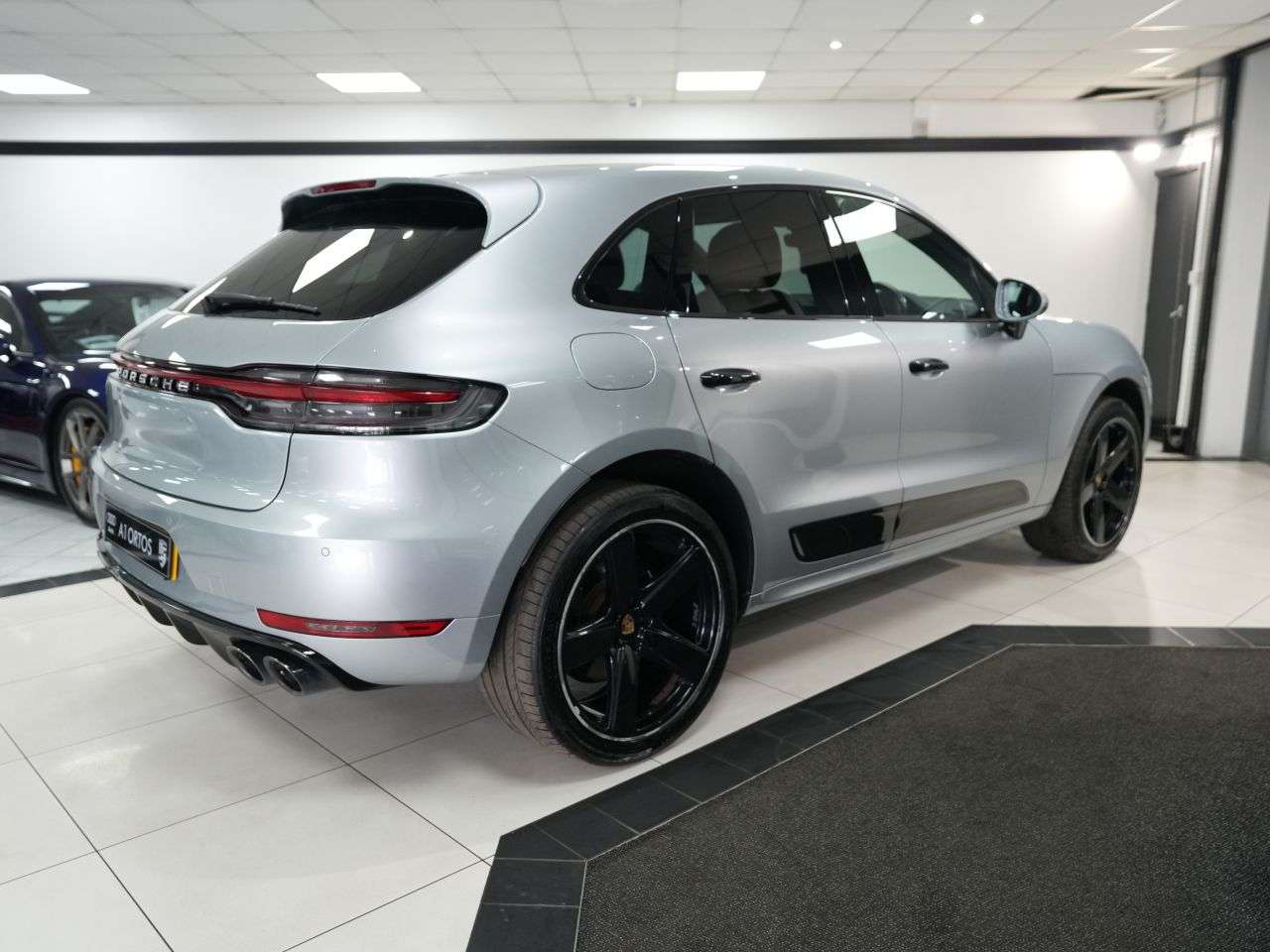 2019 PORSCHE MACAN 2019 PORSCHE MACAN