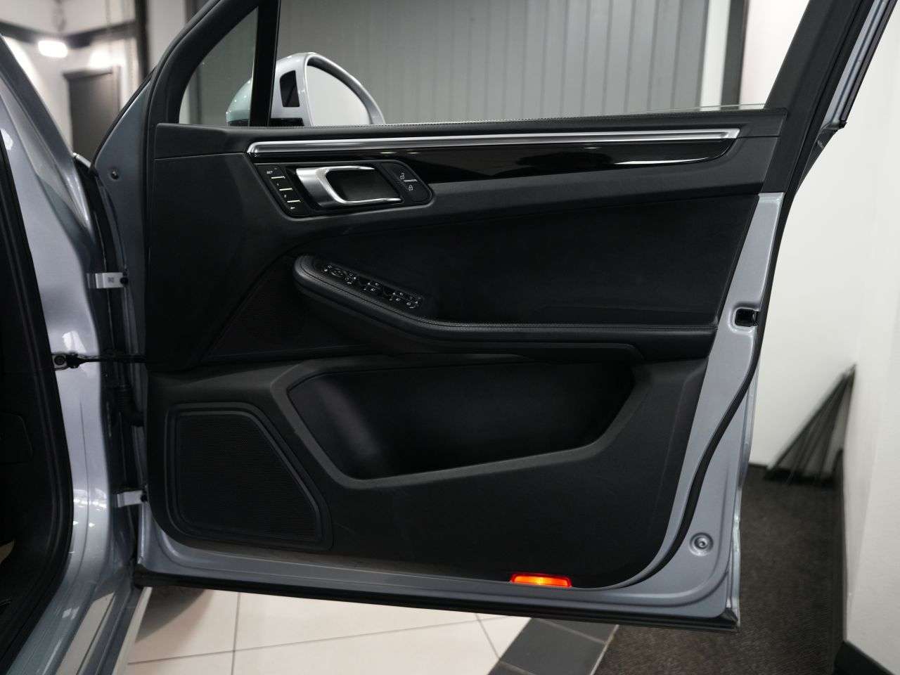 2019 PORSCHE MACAN 2019 PORSCHE MACAN