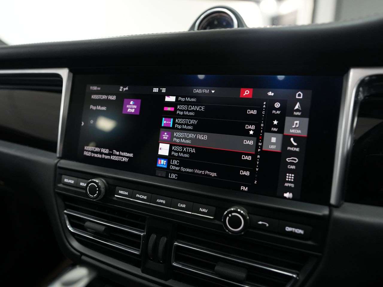 2019 PORSCHE MACAN 2019 PORSCHE MACAN