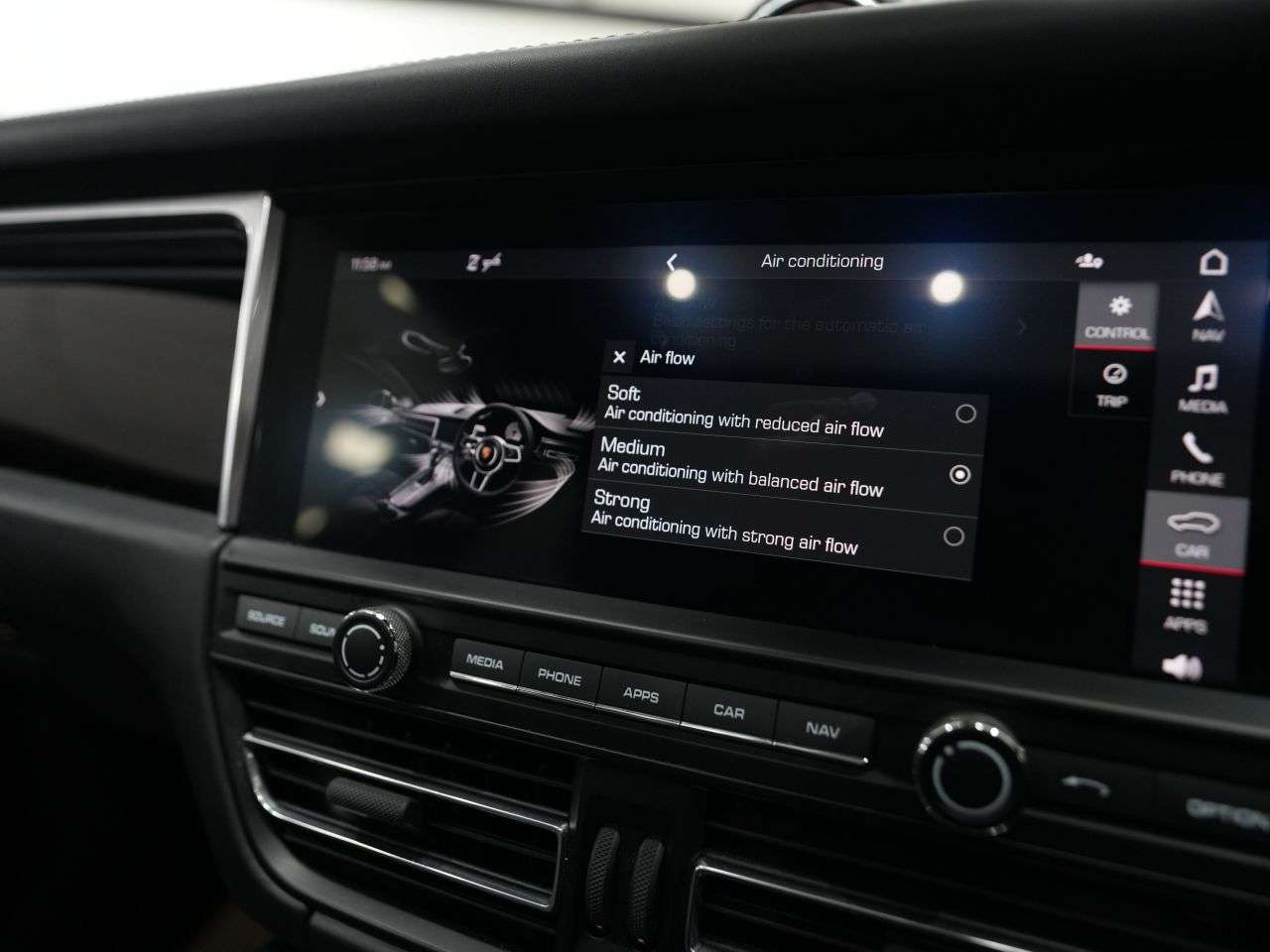 2019 PORSCHE MACAN 2019 PORSCHE MACAN