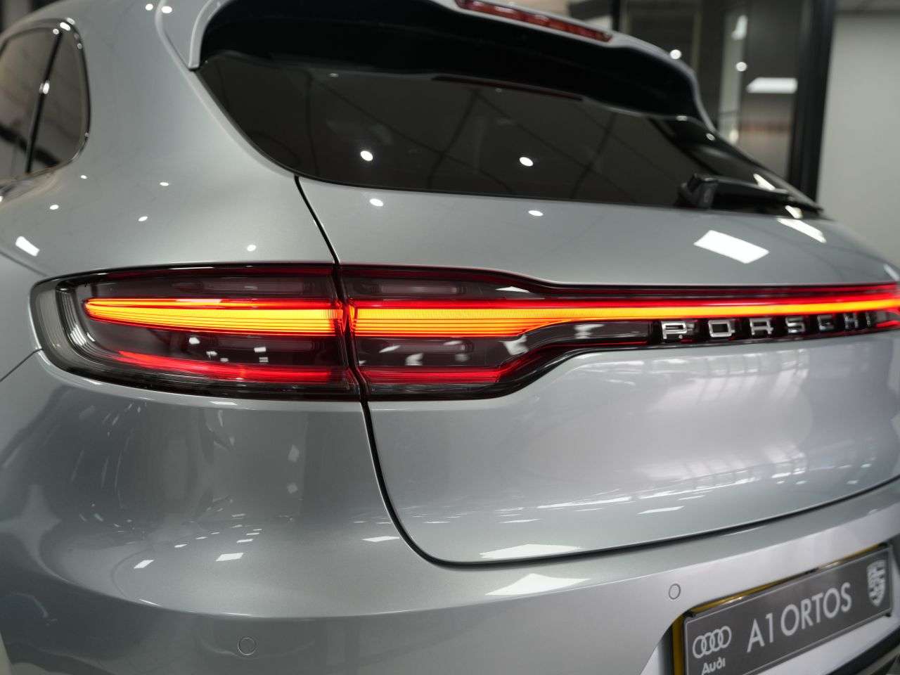 2019 PORSCHE MACAN 2019 PORSCHE MACAN