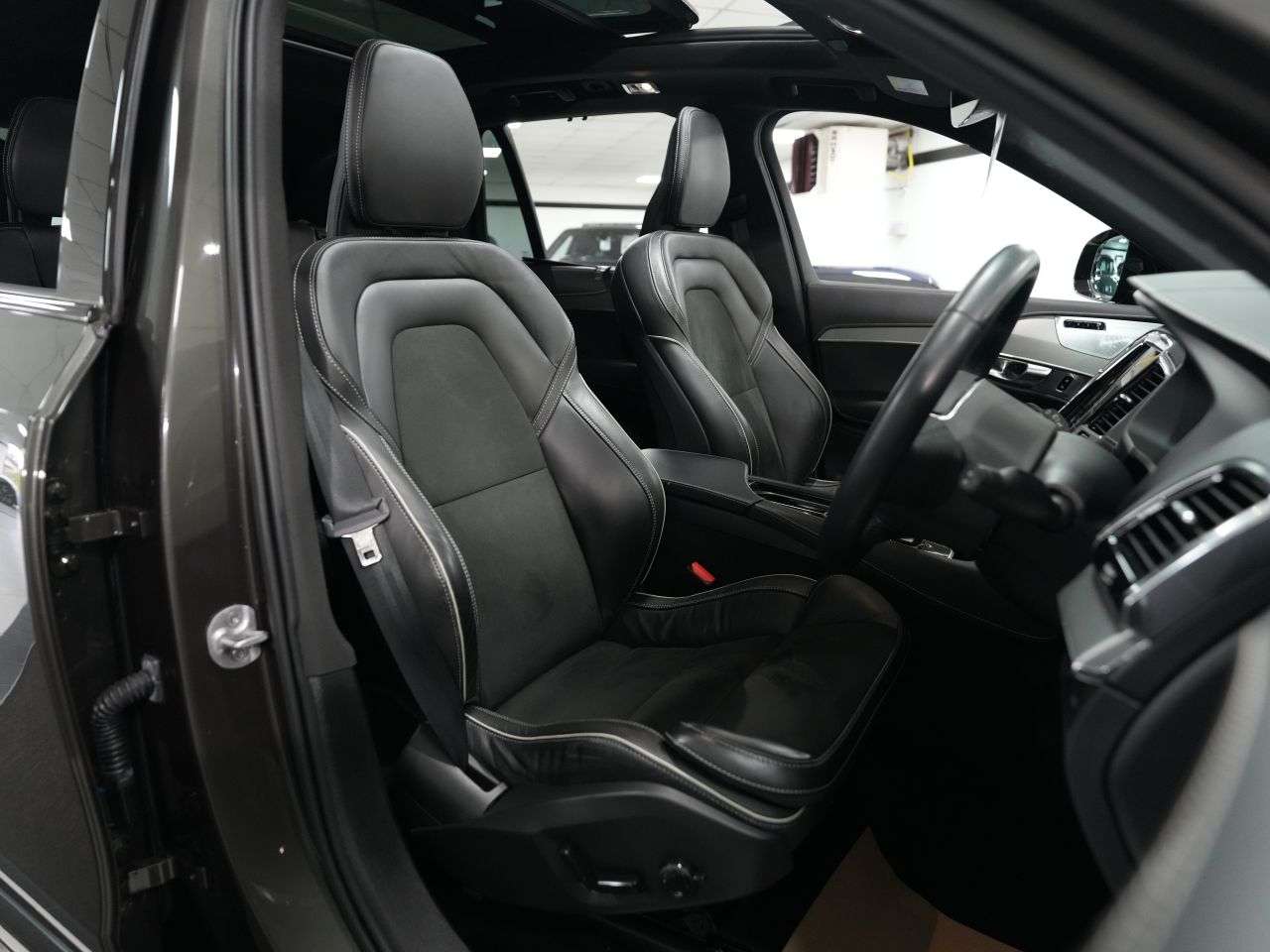 2022 VOLVO XC90 2022 VOLVO XC90