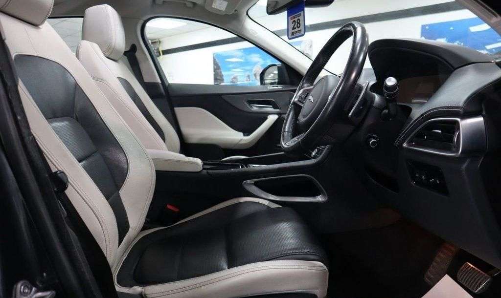 2019 JAGUAR F-PACE 2019 JAGUAR F-PACE