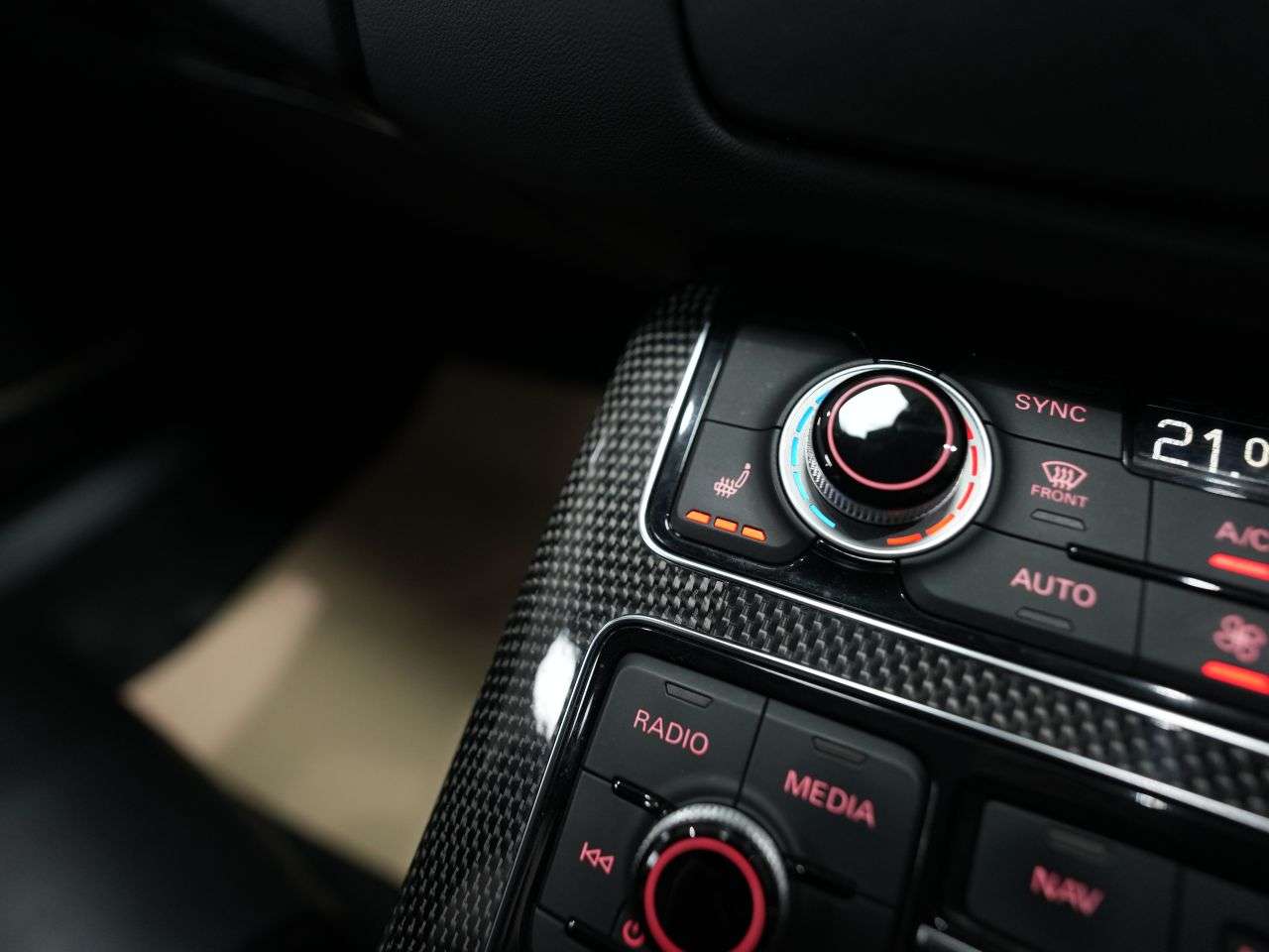 2015 AUDI S8 2015 AUDI S8