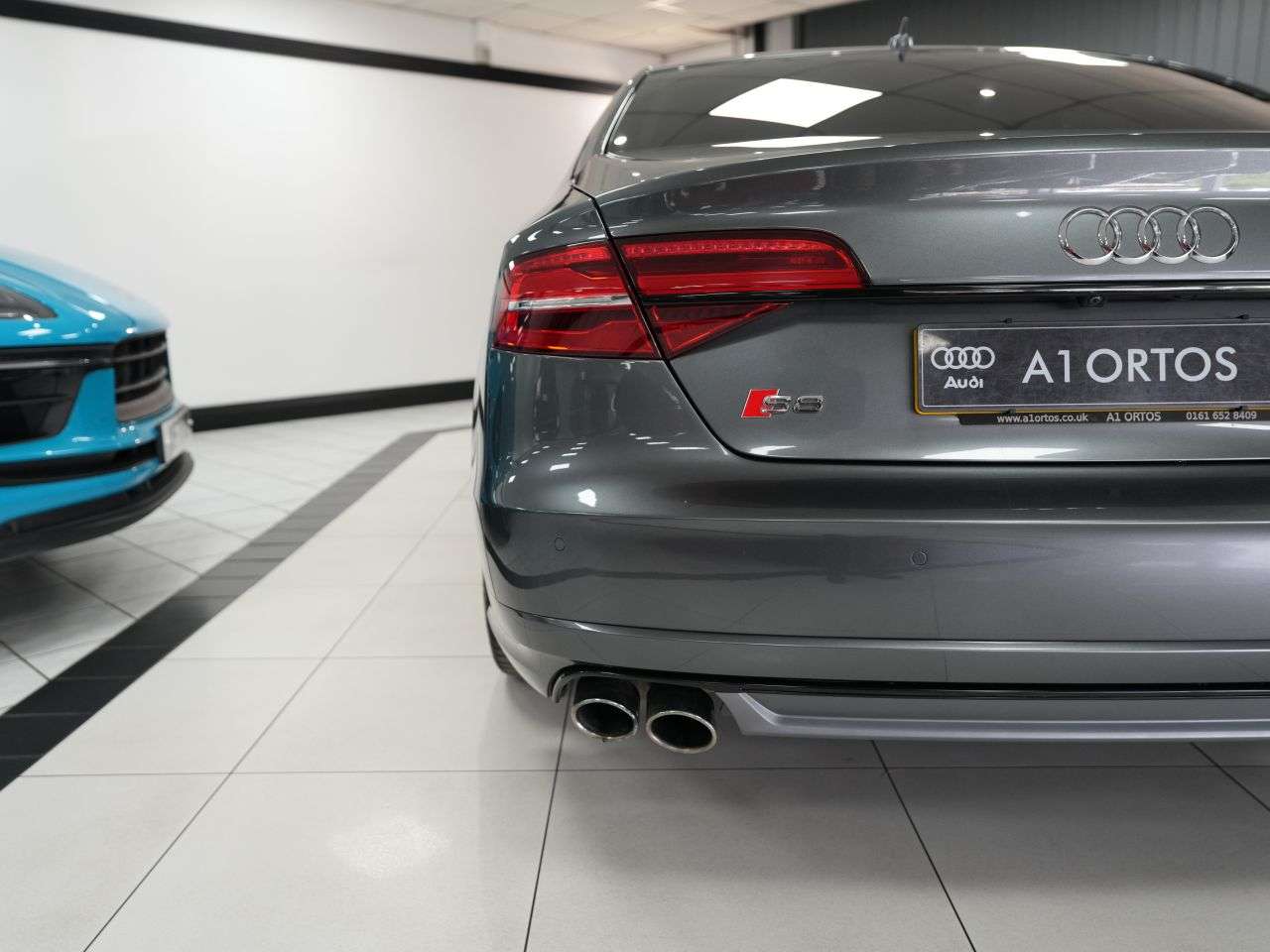 2015 AUDI S8 2015 AUDI S8