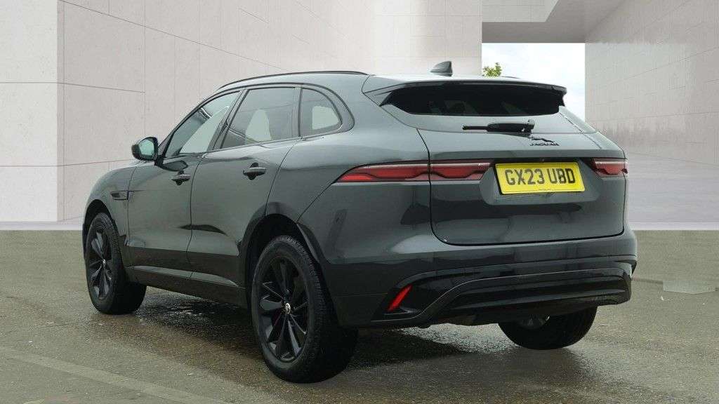 A 2023 JAGUAR F-PACE 2.0 D200 MHEV R-Dynamic SE Black SUV 5dr Diesel Auto AWD Euro 6 (s/s) (204 A 2023 JAGUAR F-PACE 2.0 D200 MHEV R-Dynamic SE Black SUV 5dr Diesel Auto AWD Euro 6 (s/s) (204