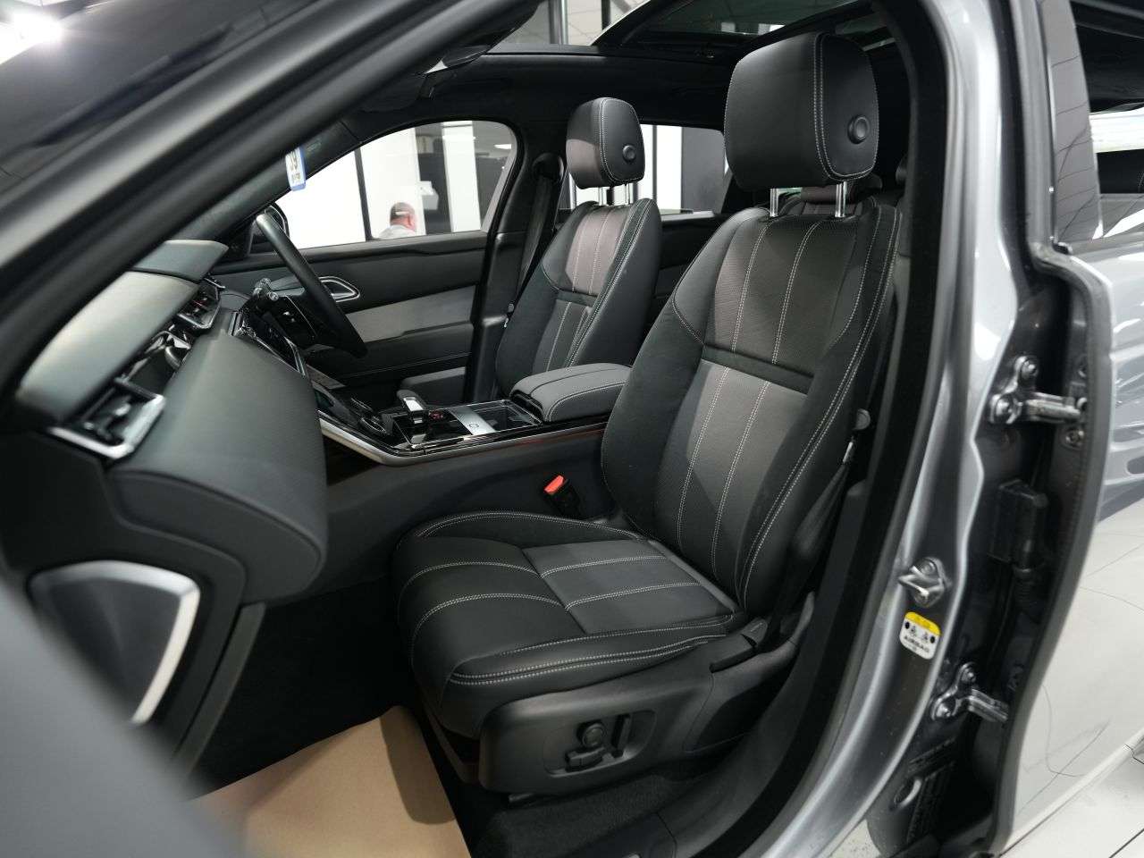 2023 LAND ROVER RANGE ROVER VELAR 2023 LAND ROVER RANGE ROVER VELAR